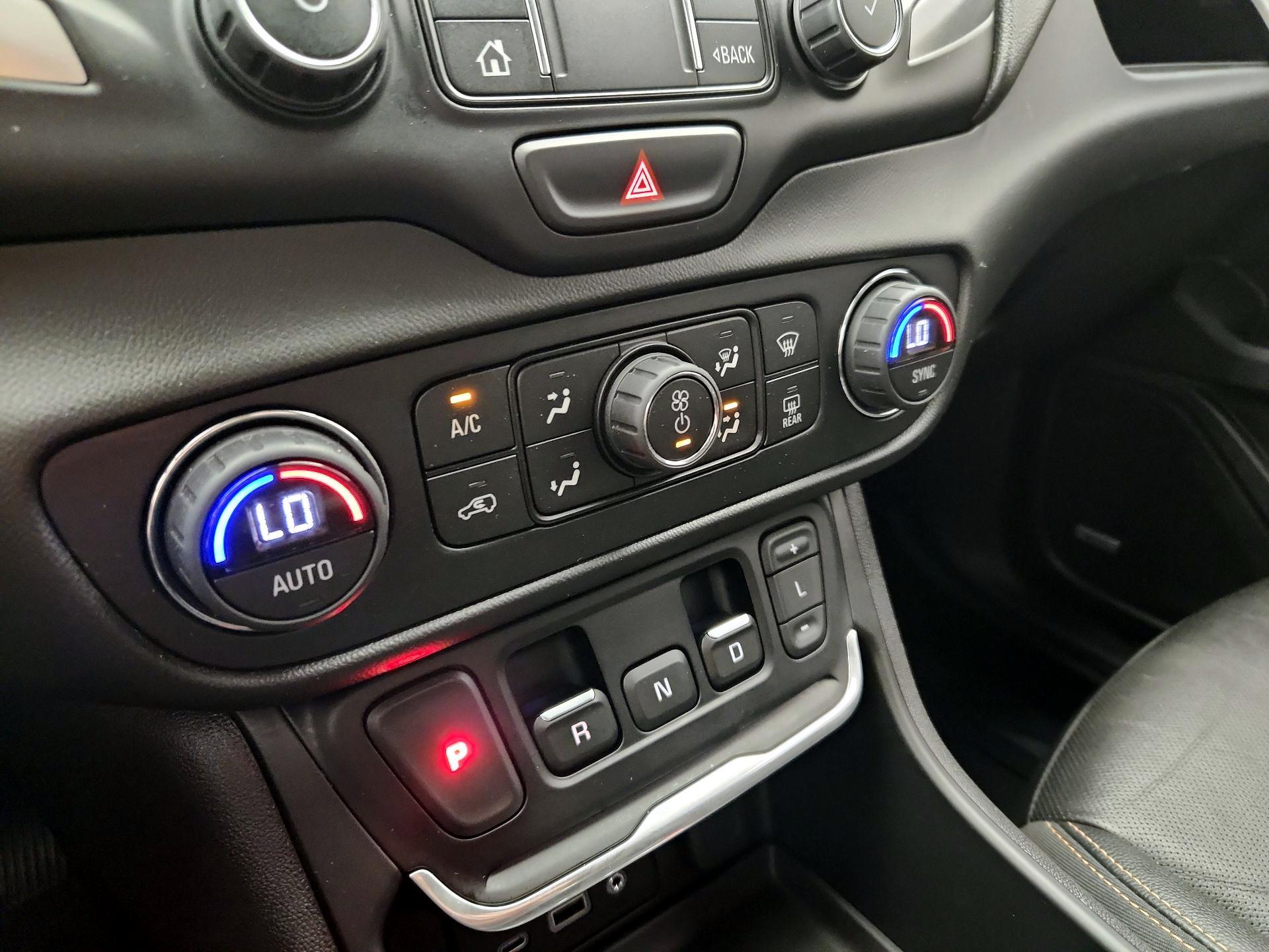 Thumbnail: 2020 GMC Terrain - 17