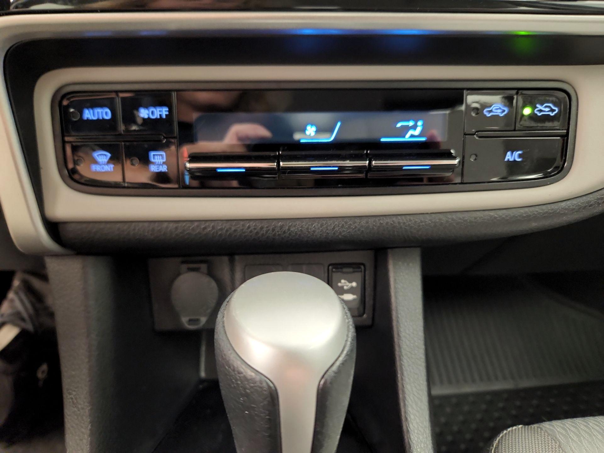 Thumbnail: 2019 Toyota Corolla - 16