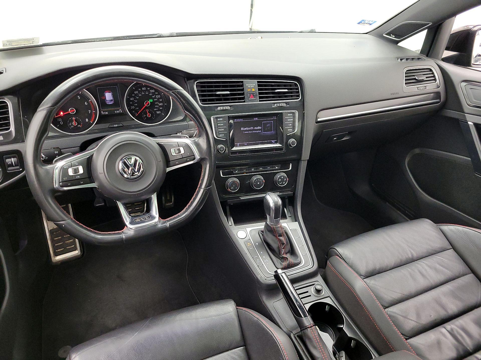 Thumbnail: 2015 Volkswagen Golf - 9