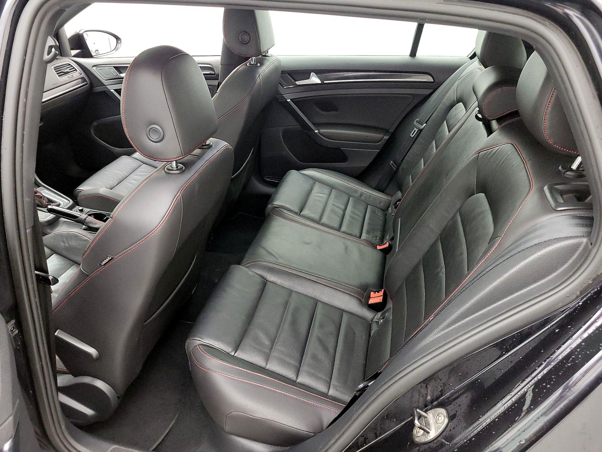 Thumbnail: 2015 Volkswagen Golf - 20