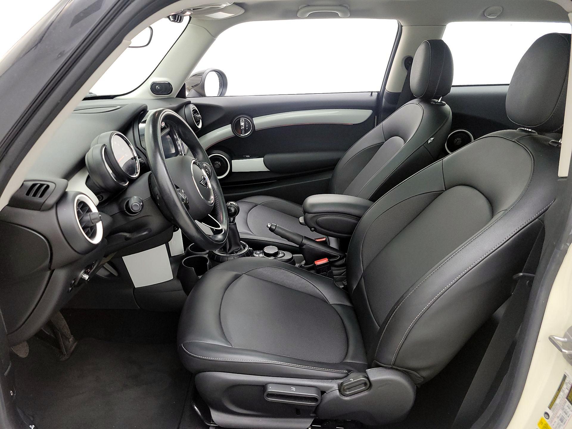 Thumbnail: 2015 MINI Cooper Hardtop - 11