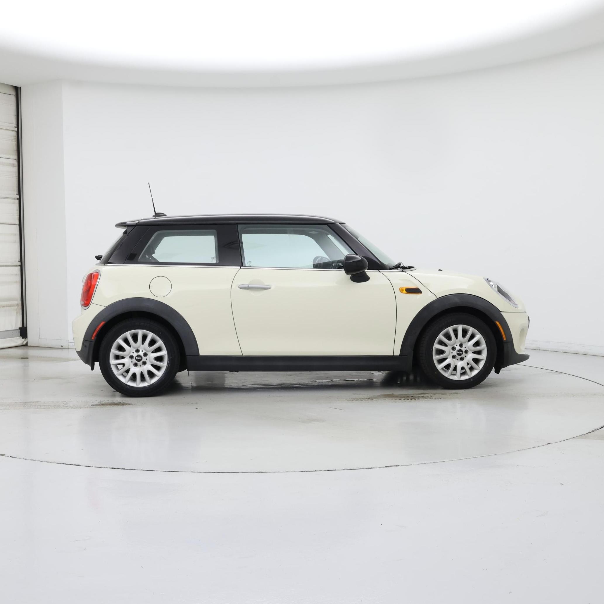 Thumbnail: 2015 MINI Cooper Hardtop - 7