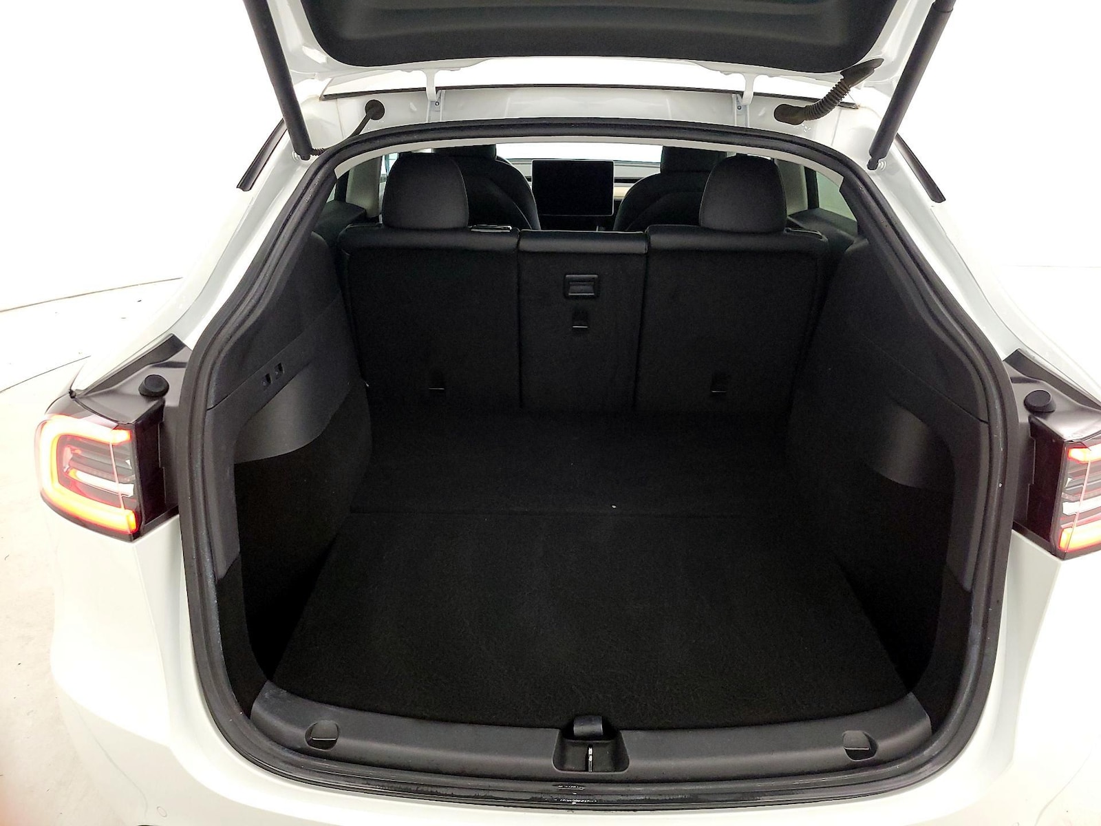 2020 Tesla Model Y Long Range - Photo 23