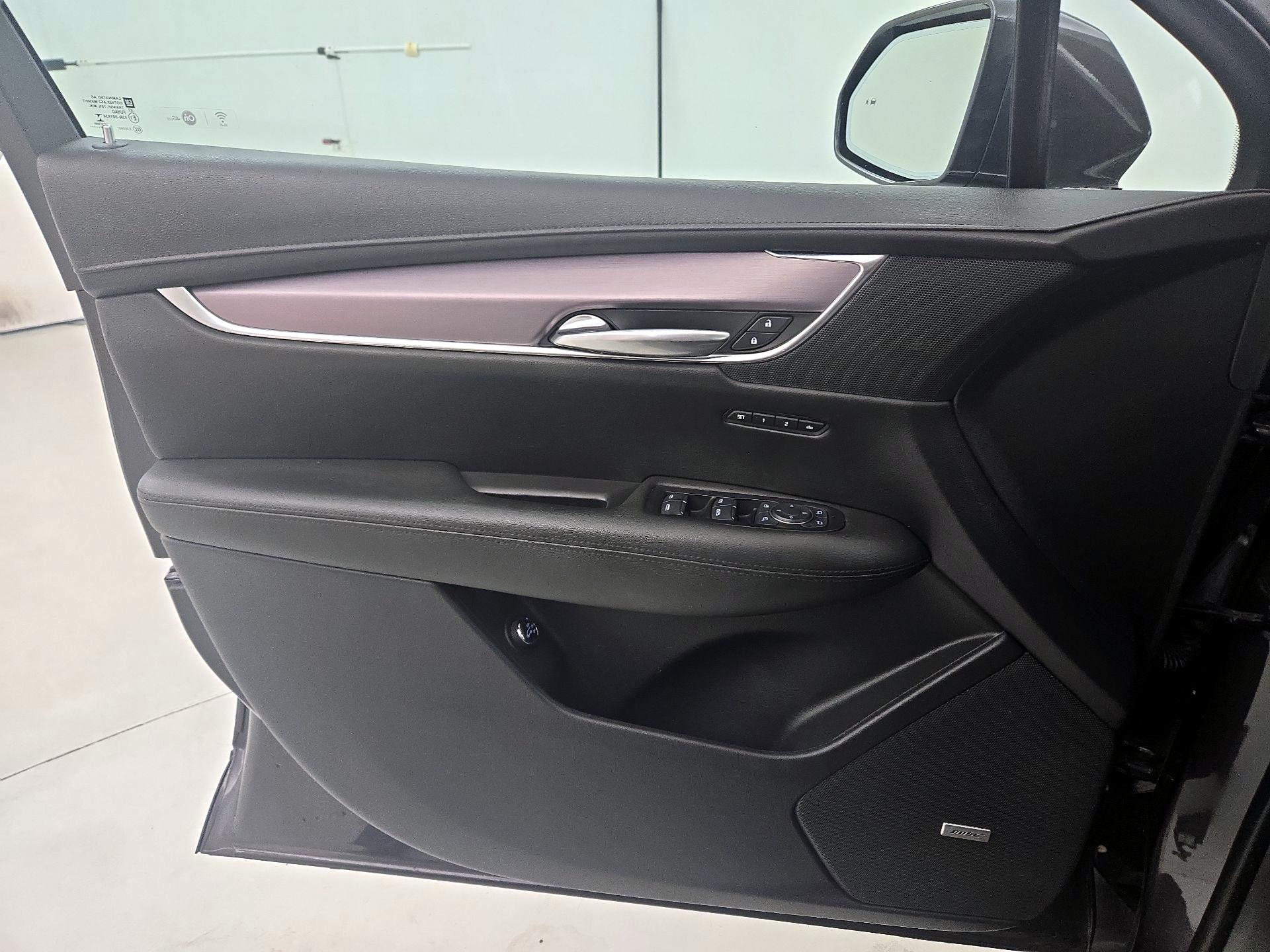 Thumbnail: 2017 Cadillac XT5 - 12