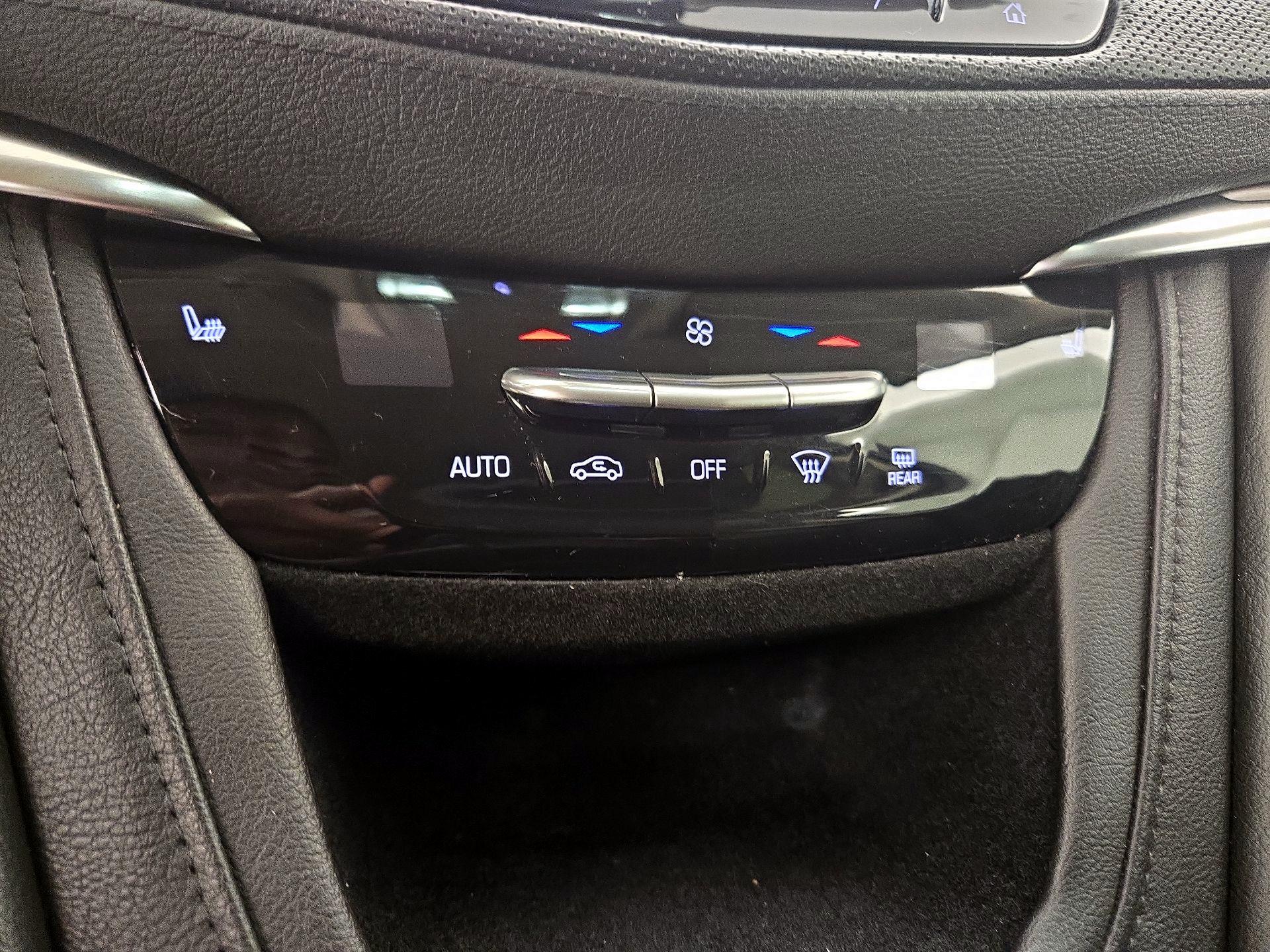 Thumbnail: 2017 Cadillac XT5 - 17