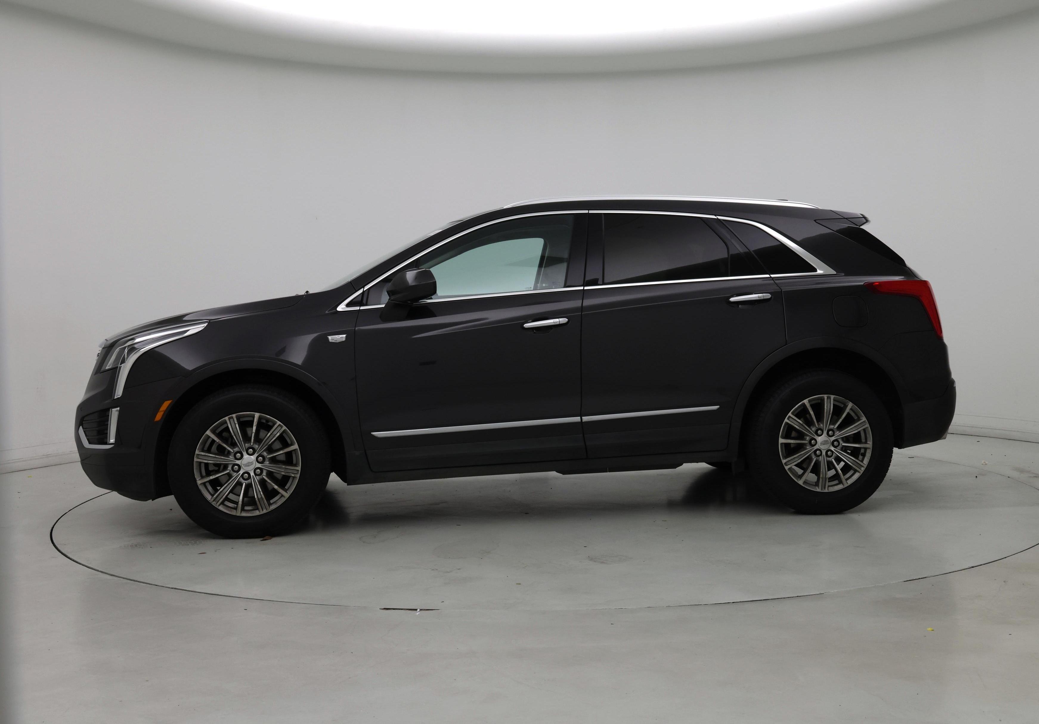Thumbnail: 2017 Cadillac XT5 - 3