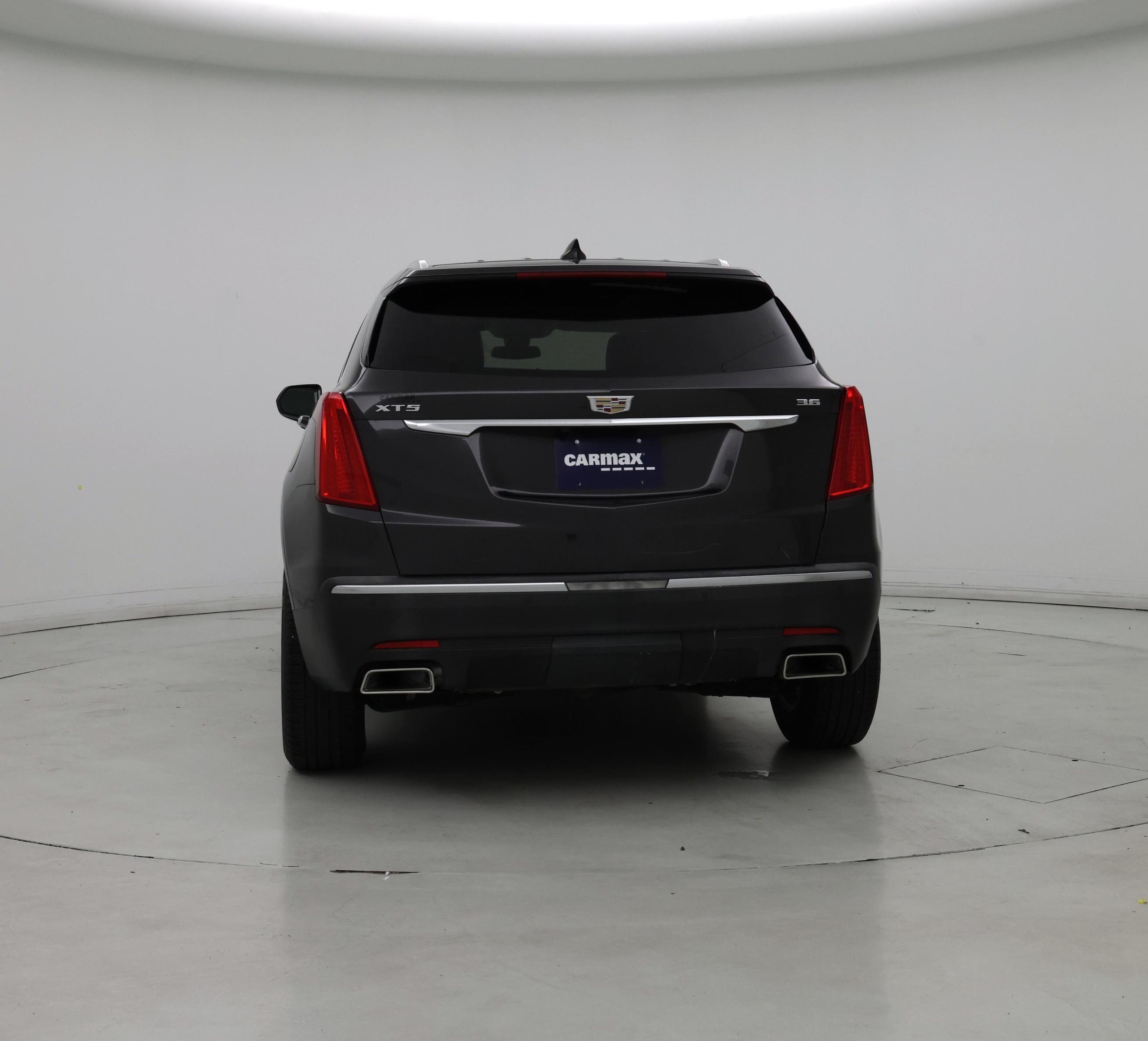 Thumbnail: 2017 Cadillac XT5 - 6