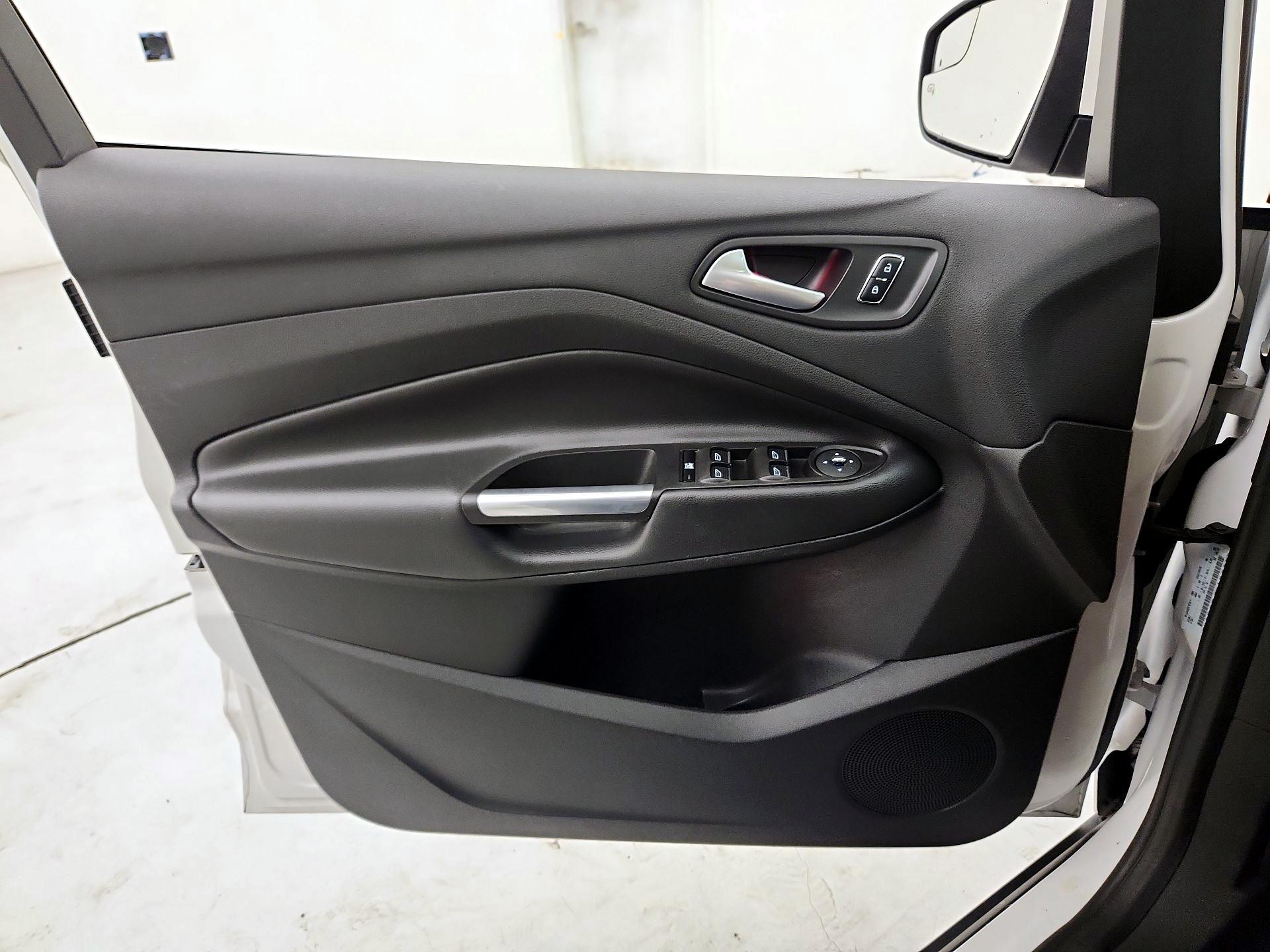 Thumbnail: 2016 Ford C-Max - 12