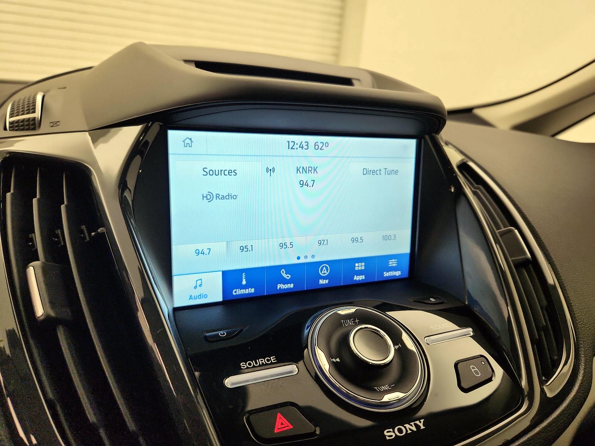 Thumbnail: 2016 Ford C-Max - 16