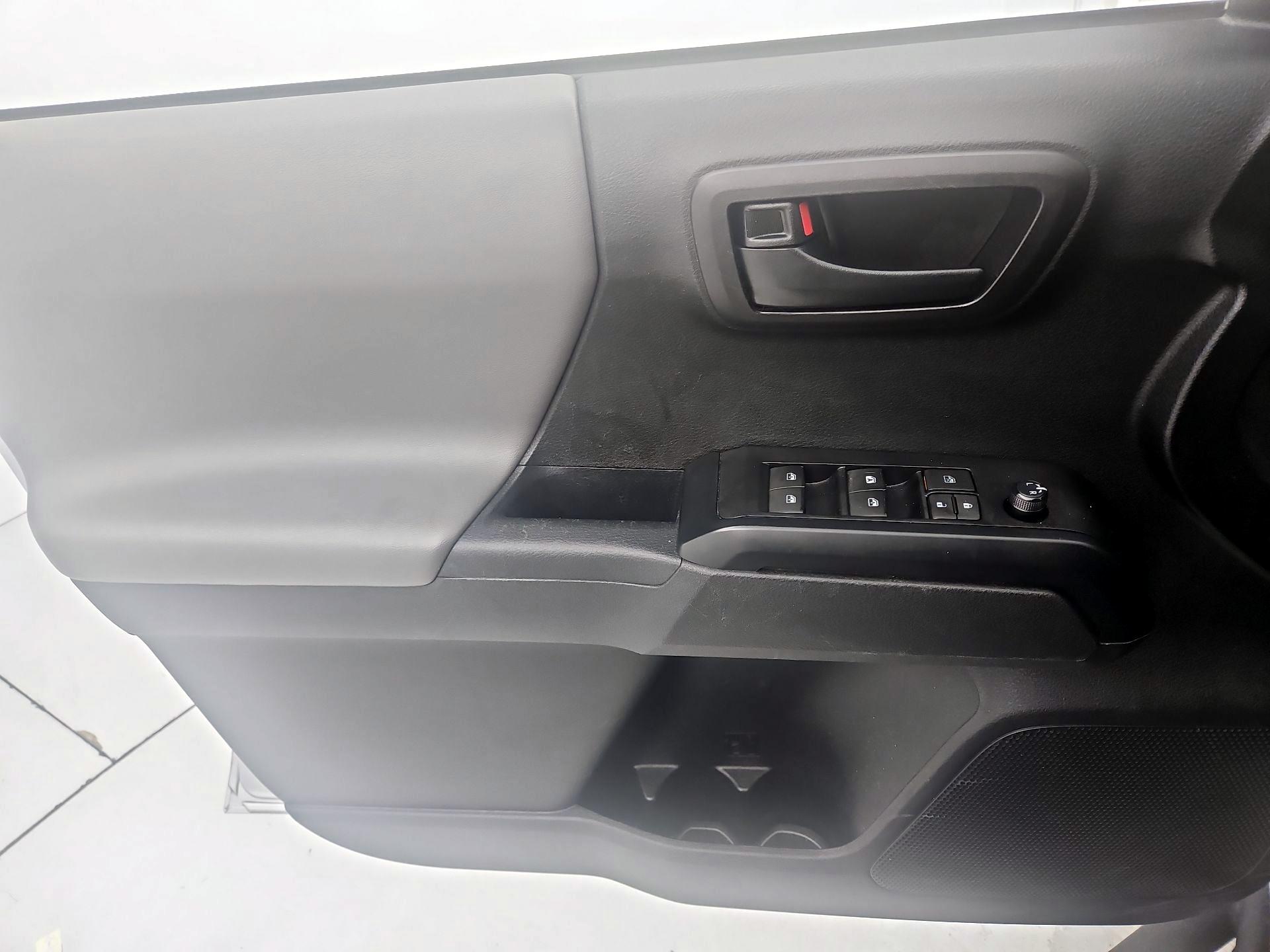 Thumbnail: 2022 Toyota Tacoma - 12