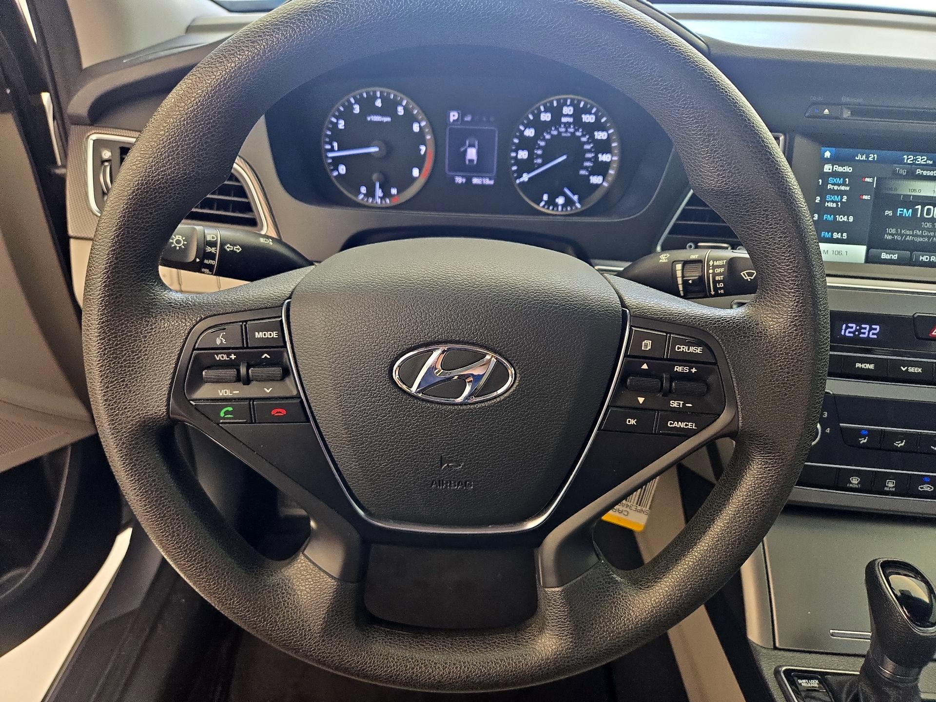 Thumbnail: 2016 Hyundai Sonata - 10
