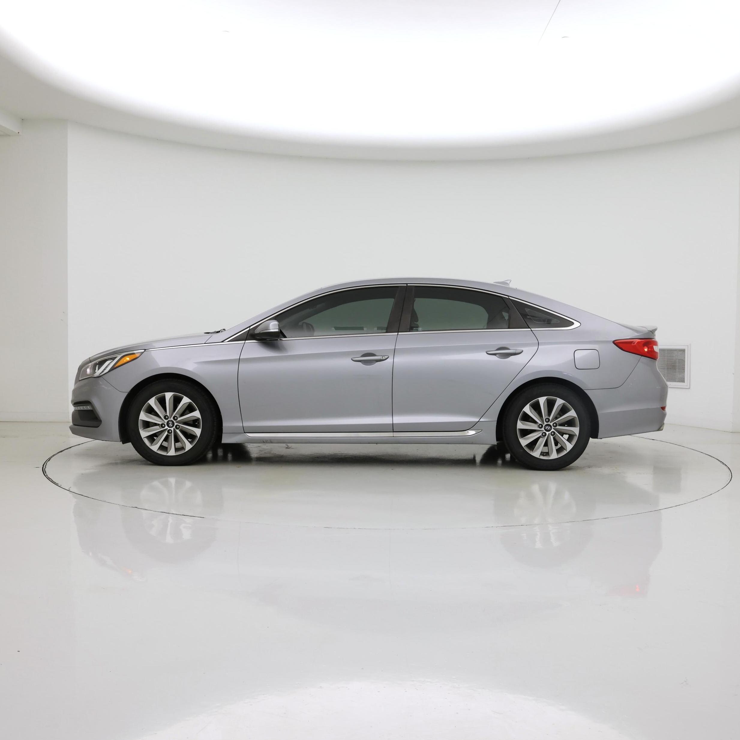 Thumbnail: 2016 Hyundai Sonata - 3