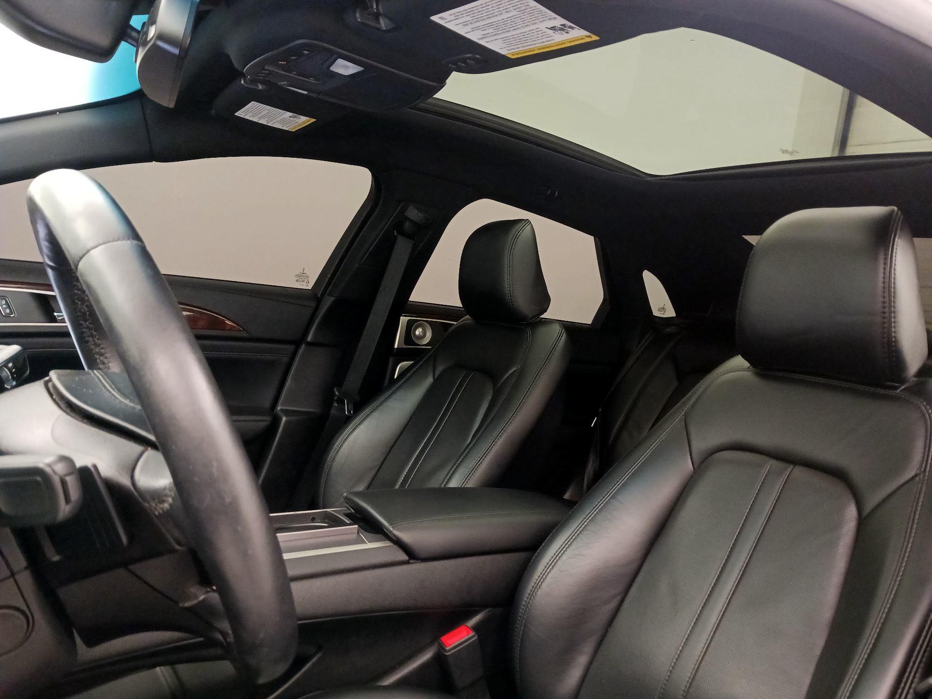 Thumbnail: 2020 Lincoln MKZ - 20