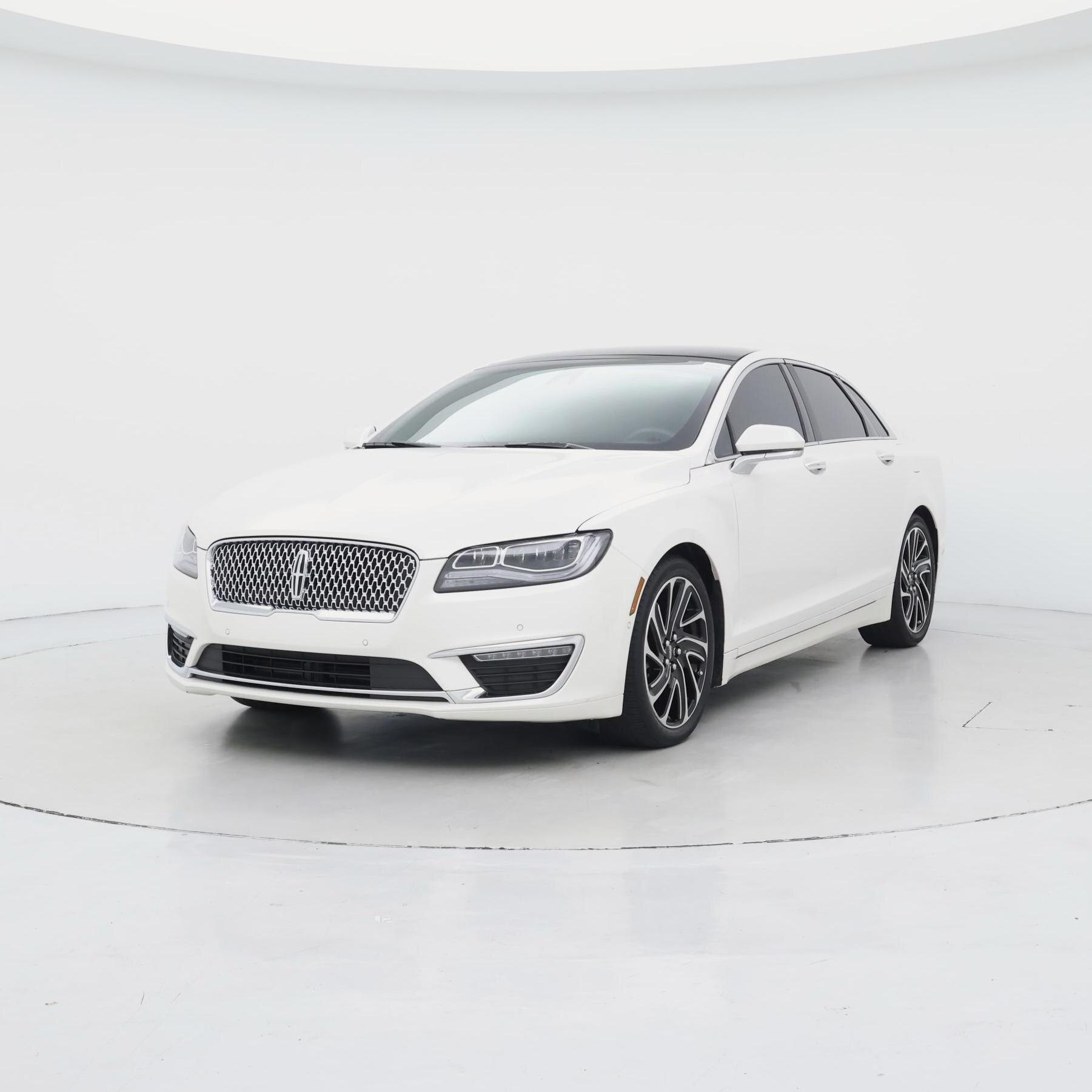 Thumbnail: 2020 Lincoln MKZ - 4