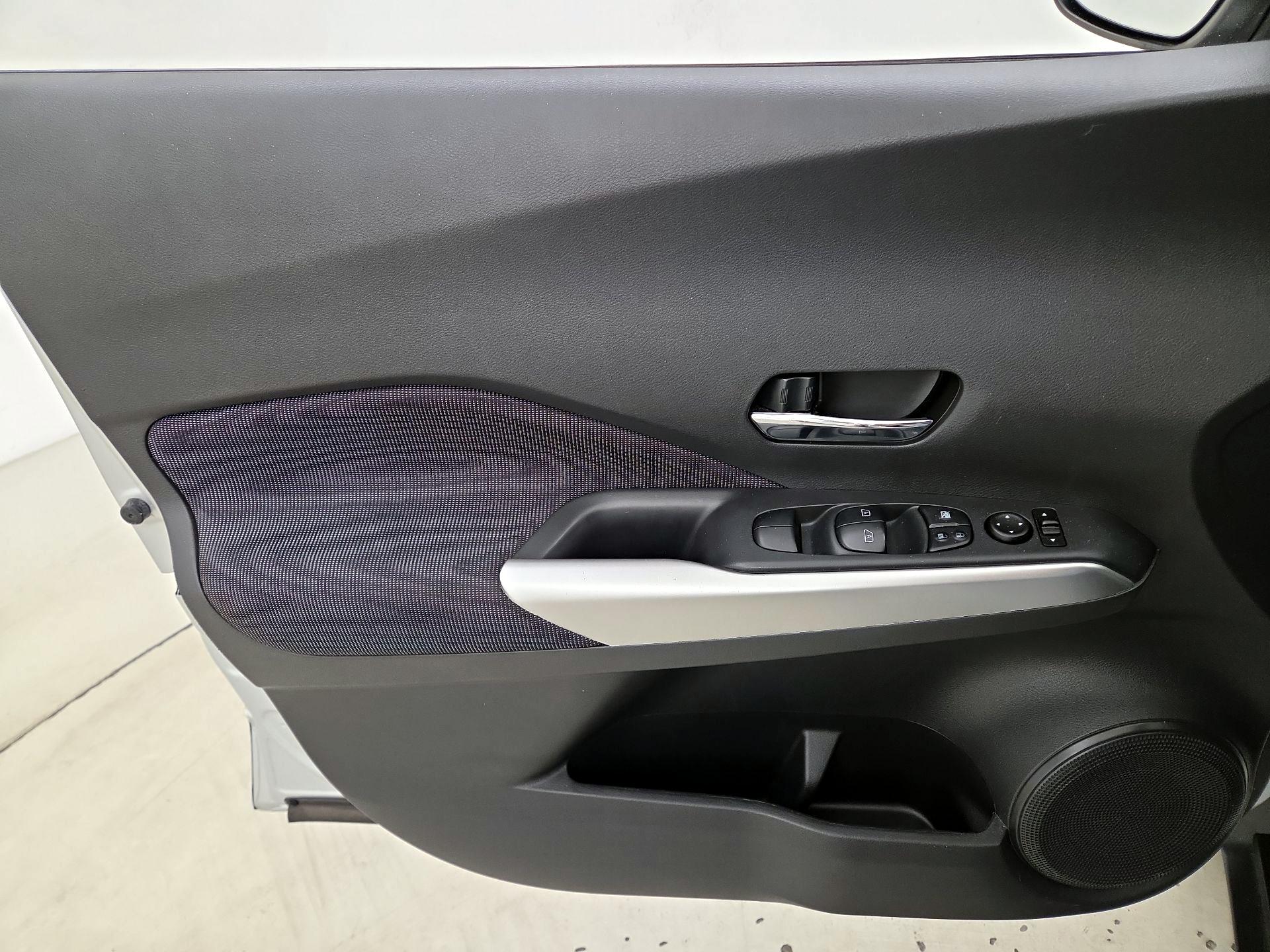 Thumbnail: 2019 Nissan Kicks - 12