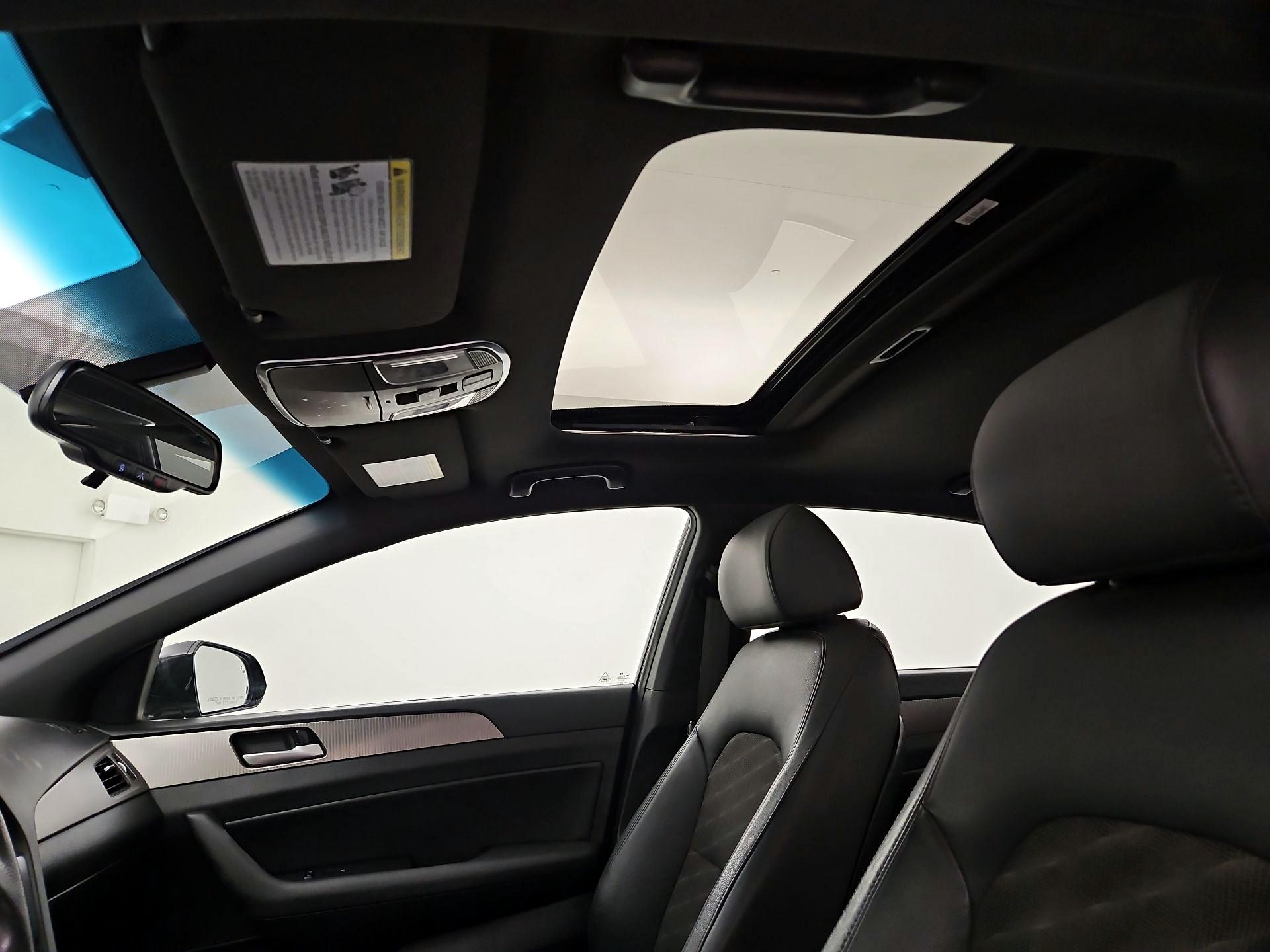 Thumbnail: 2019 Hyundai Sonata - 19