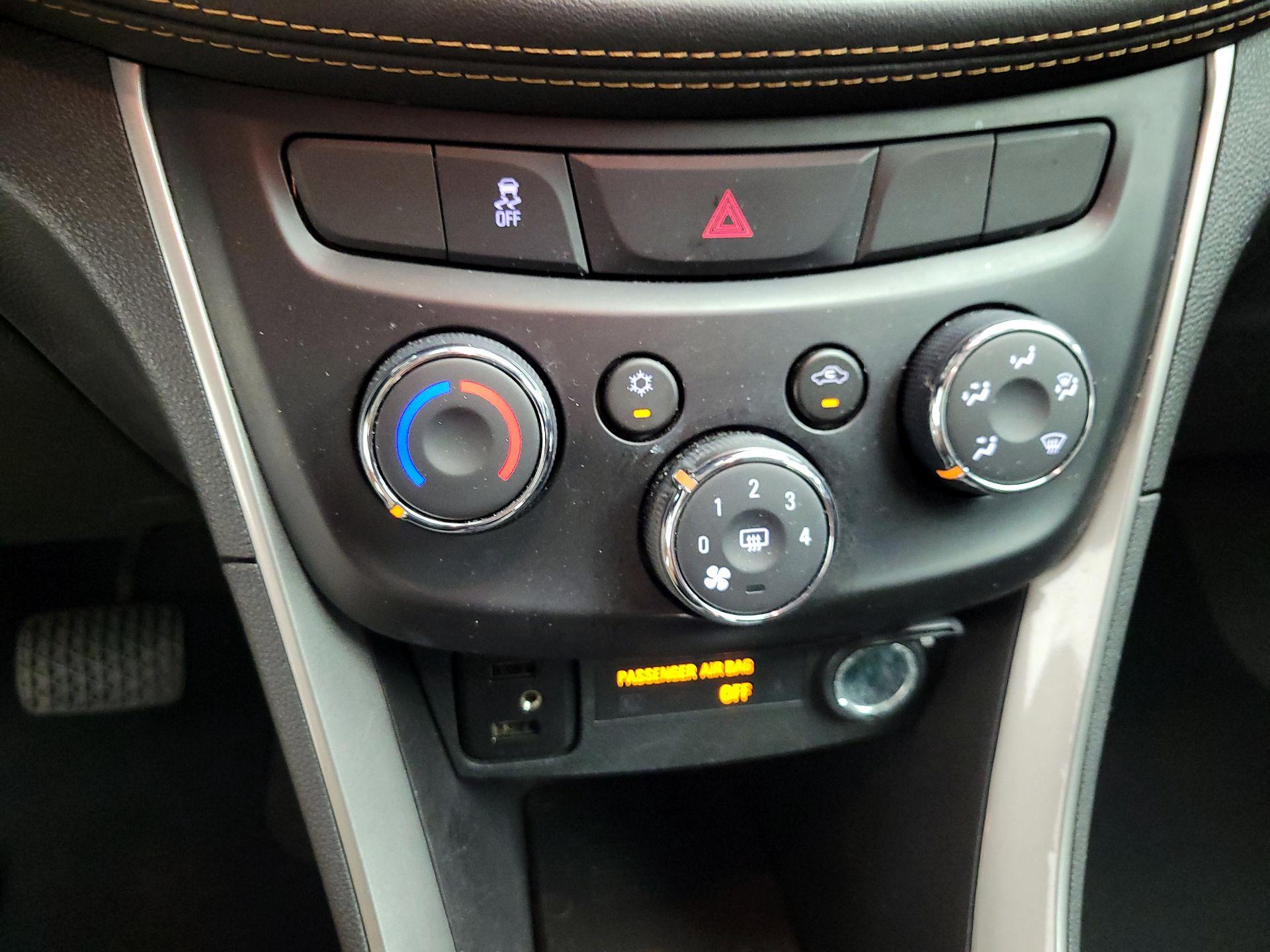 Thumbnail: 2021 Chevrolet Trax - 17