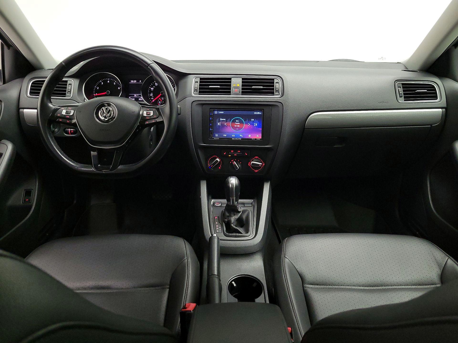 Thumbnail: 2017 Volkswagen Jetta - 9