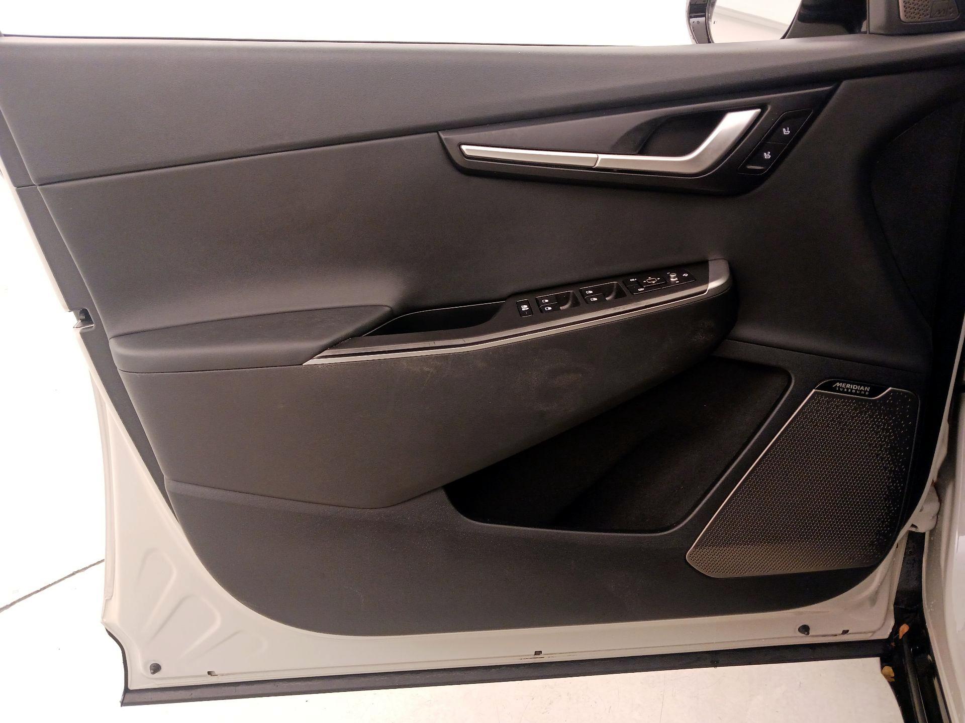 Thumbnail: 2022 Kia EV6 - 12
