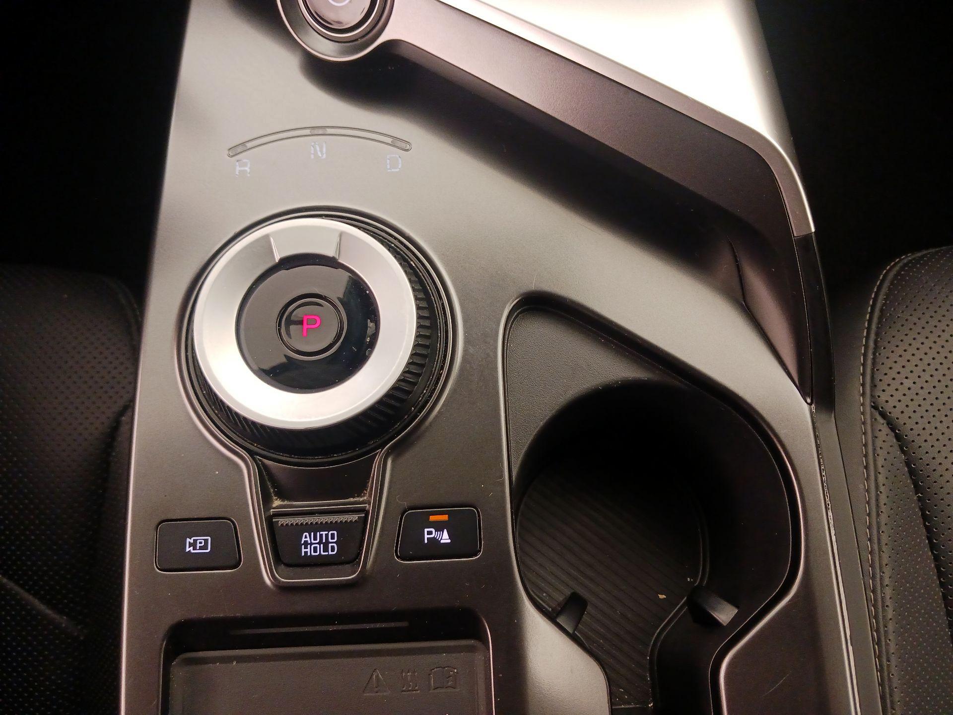 Thumbnail: 2022 Kia EV6 - 18