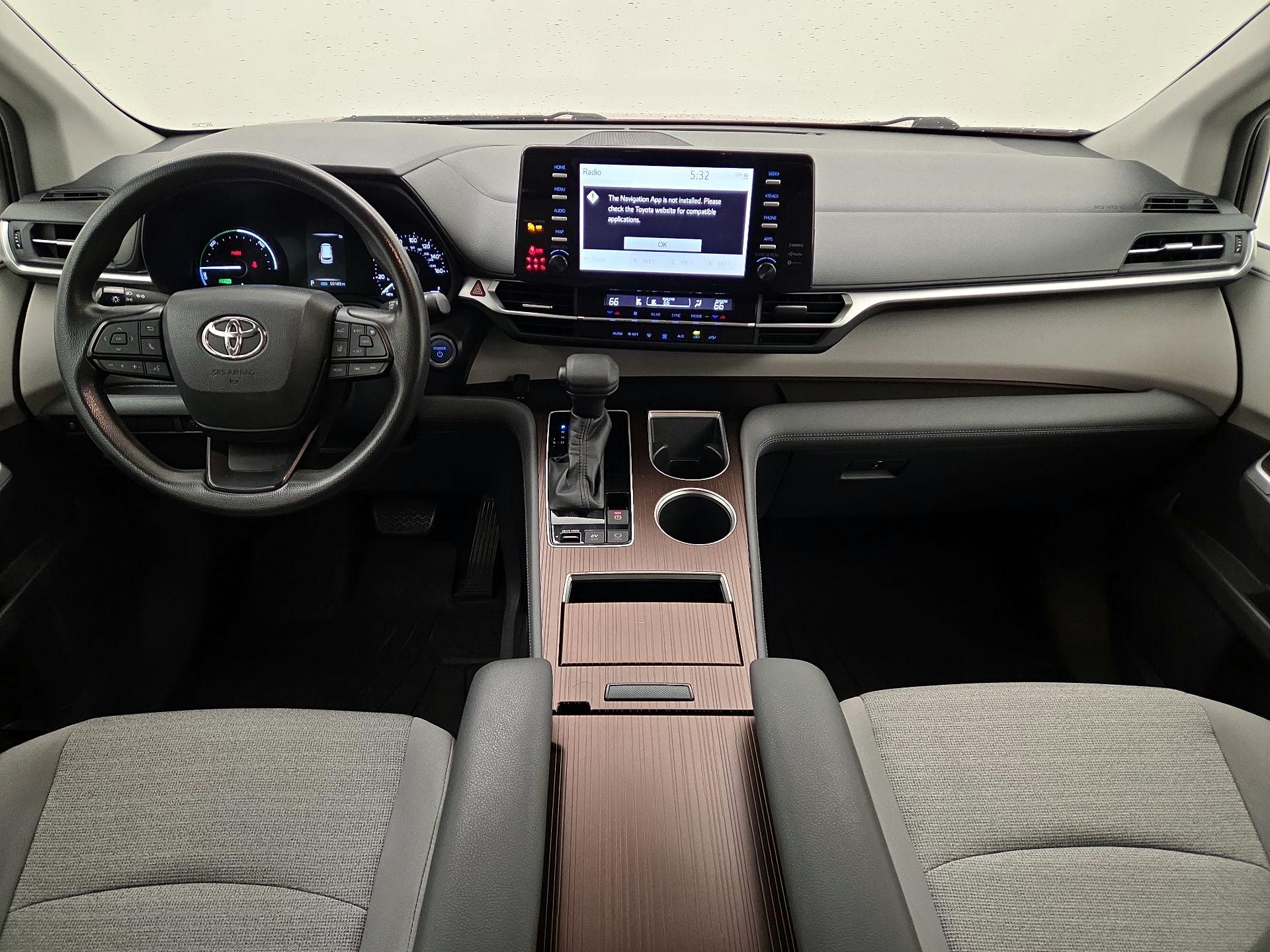 Thumbnail: 2022 Toyota Sienna - 9