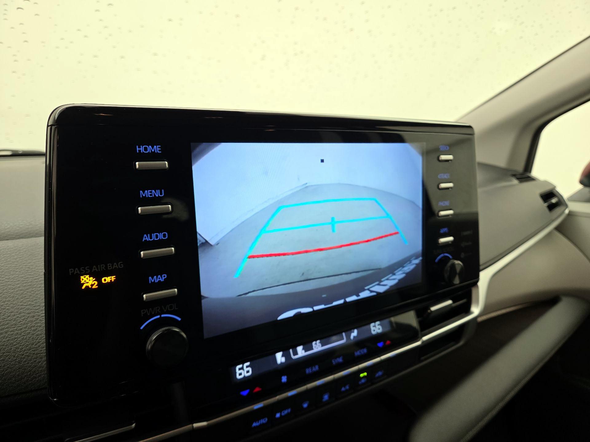 Thumbnail: 2022 Toyota Sienna - 13
