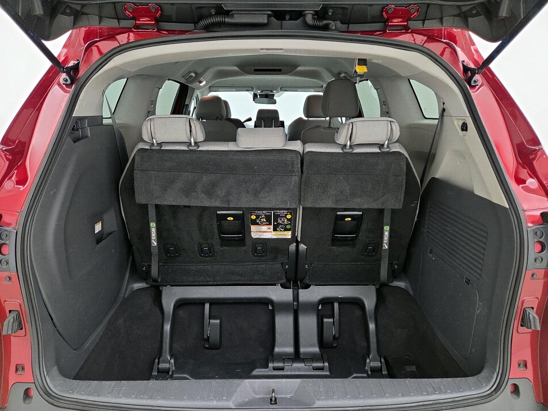 Thumbnail: 2022 Toyota Sienna - 20