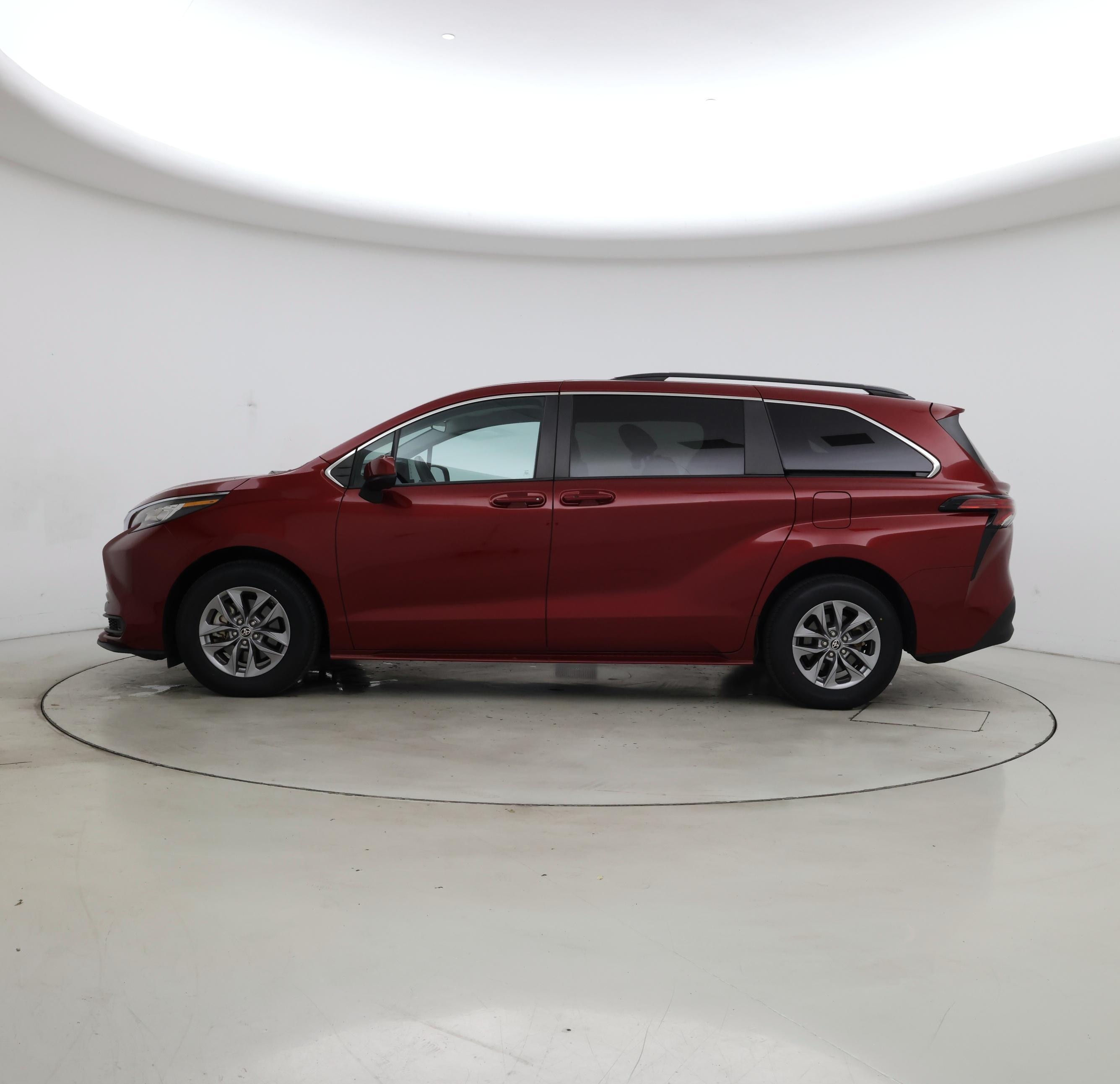 Thumbnail: 2022 Toyota Sienna - 3