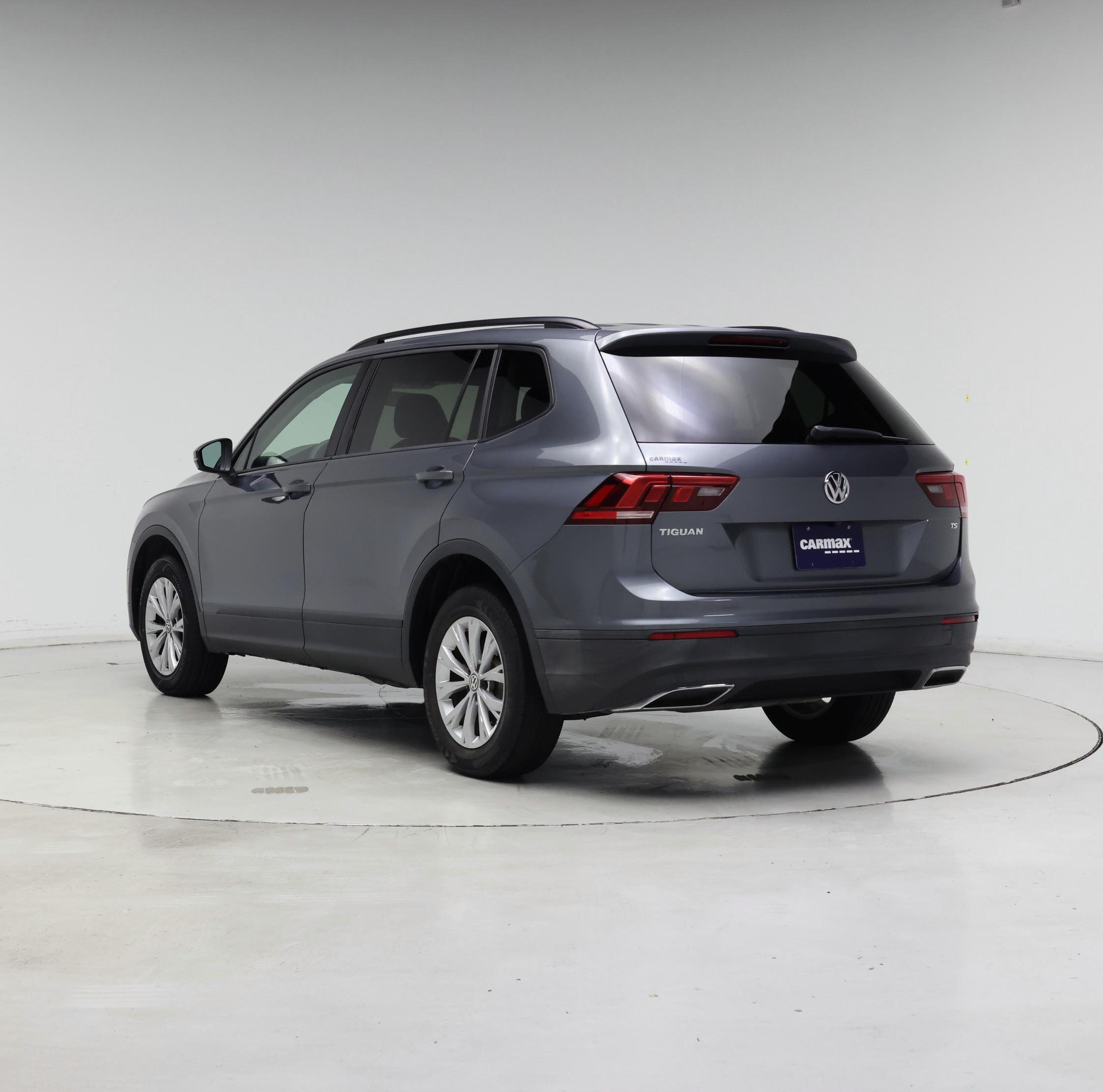 Thumbnail: 2018 Volkswagen Tiguan - 2