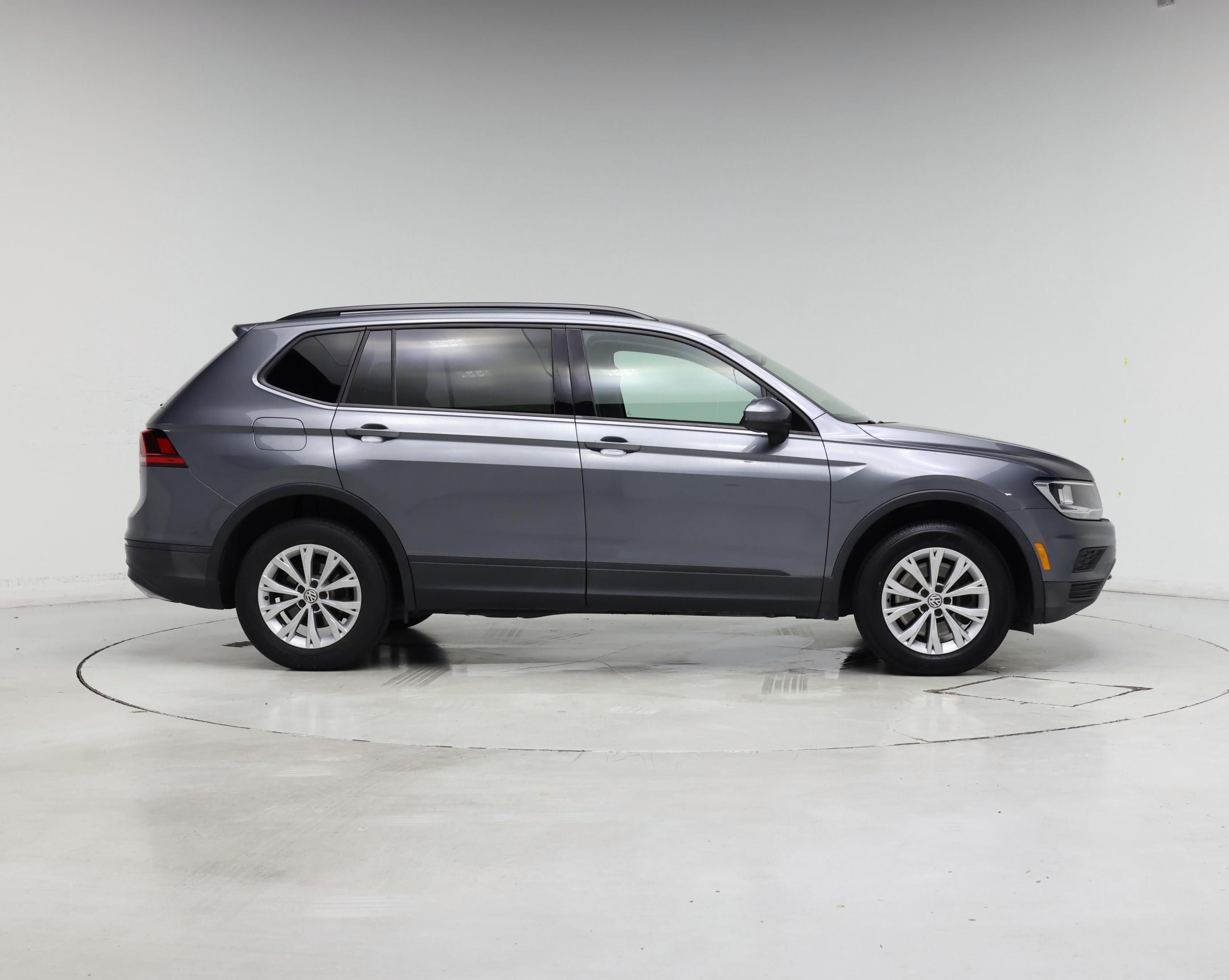 Thumbnail: 2018 Volkswagen Tiguan - 7