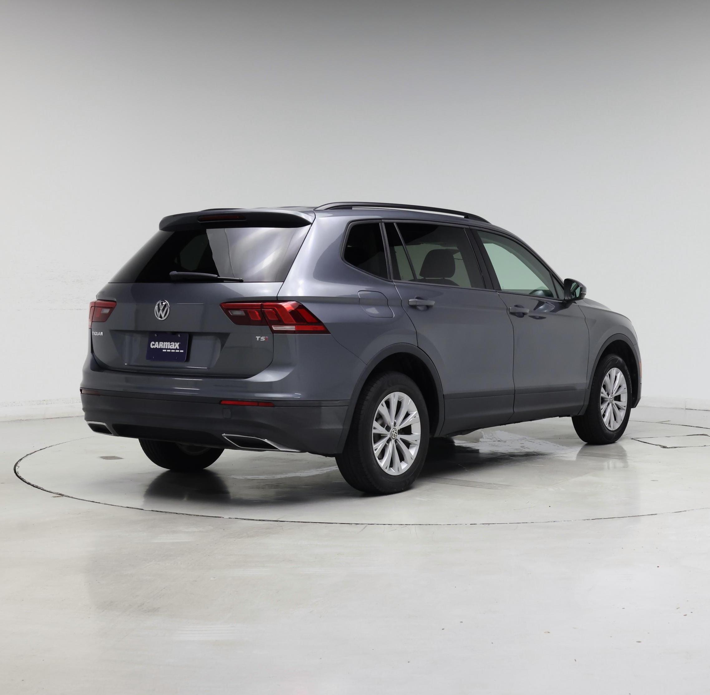 Thumbnail: 2018 Volkswagen Tiguan - 8