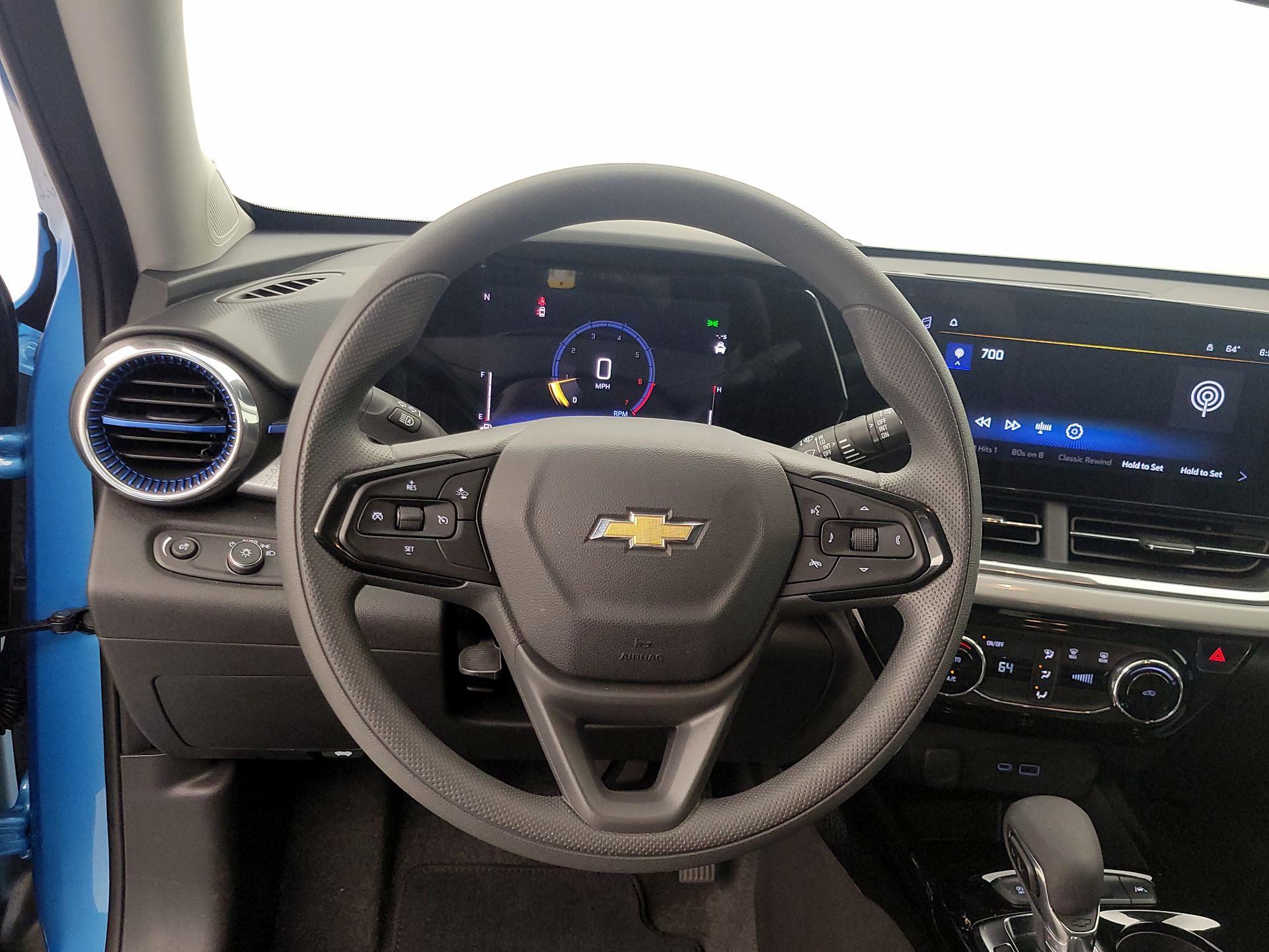 Thumbnail: 2025 Chevrolet Trax - 10