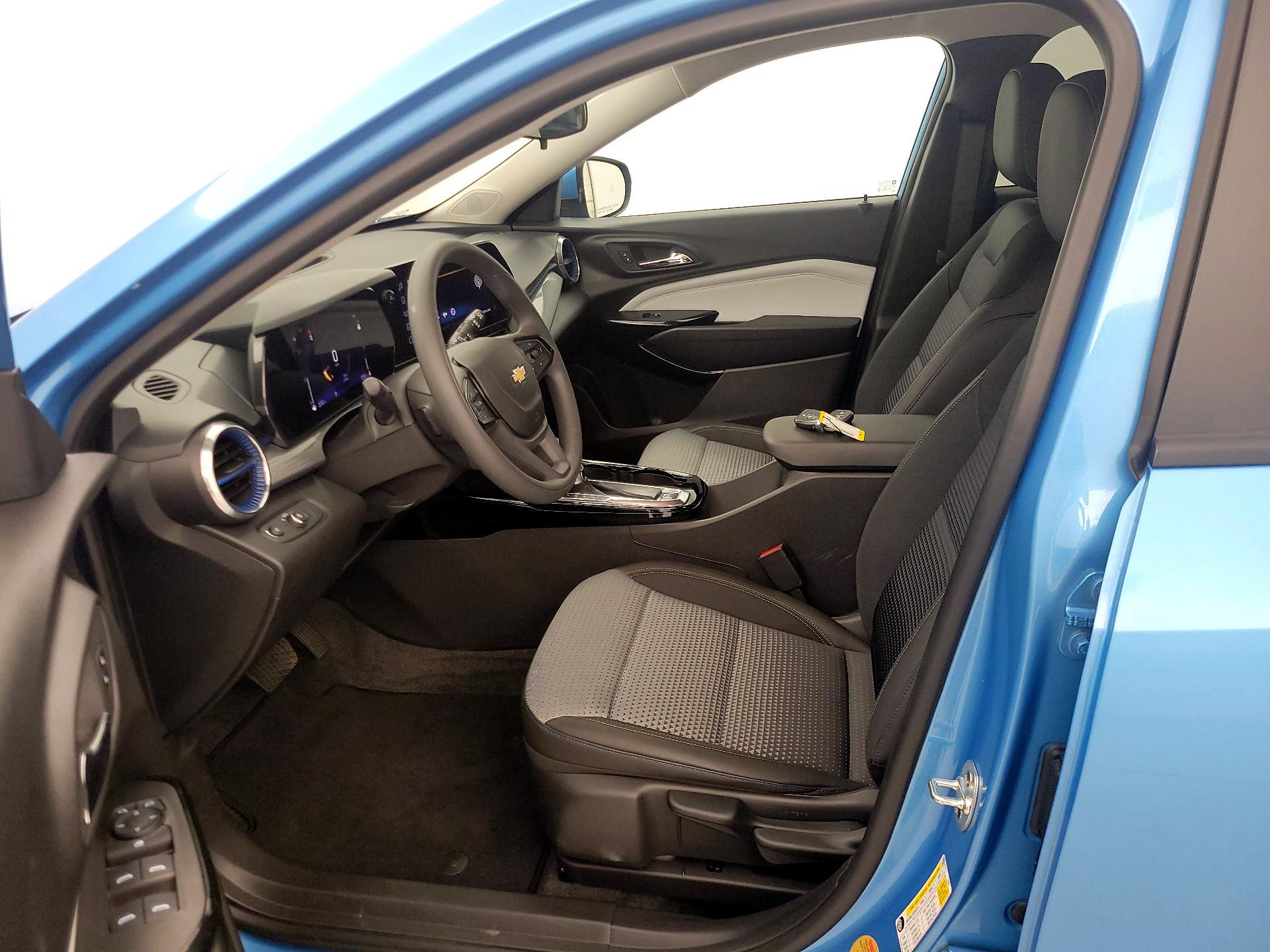 Thumbnail: 2025 Chevrolet Trax - 11