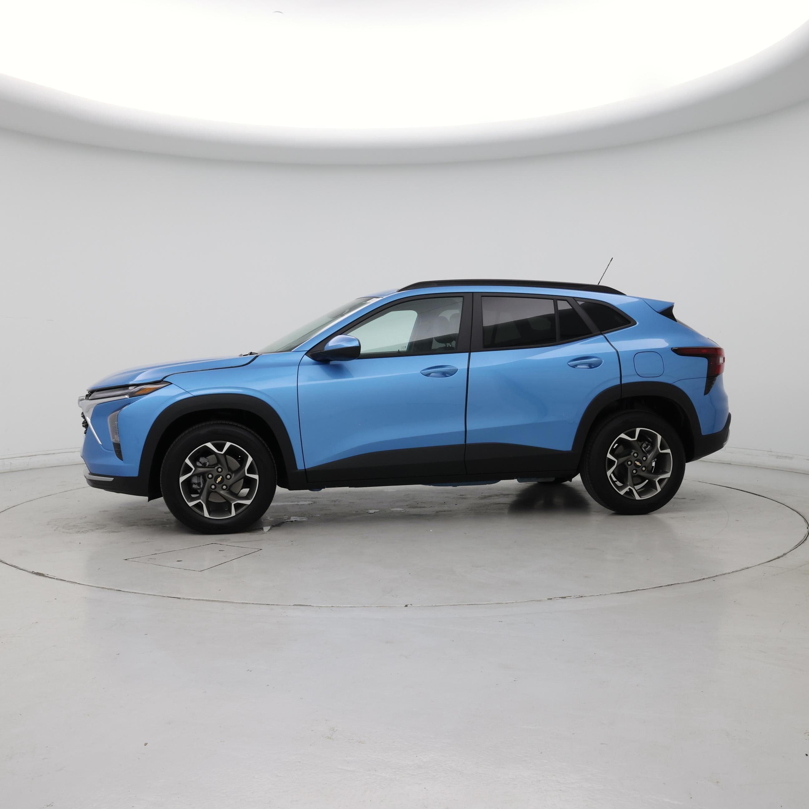 Thumbnail: 2025 Chevrolet Trax - 3