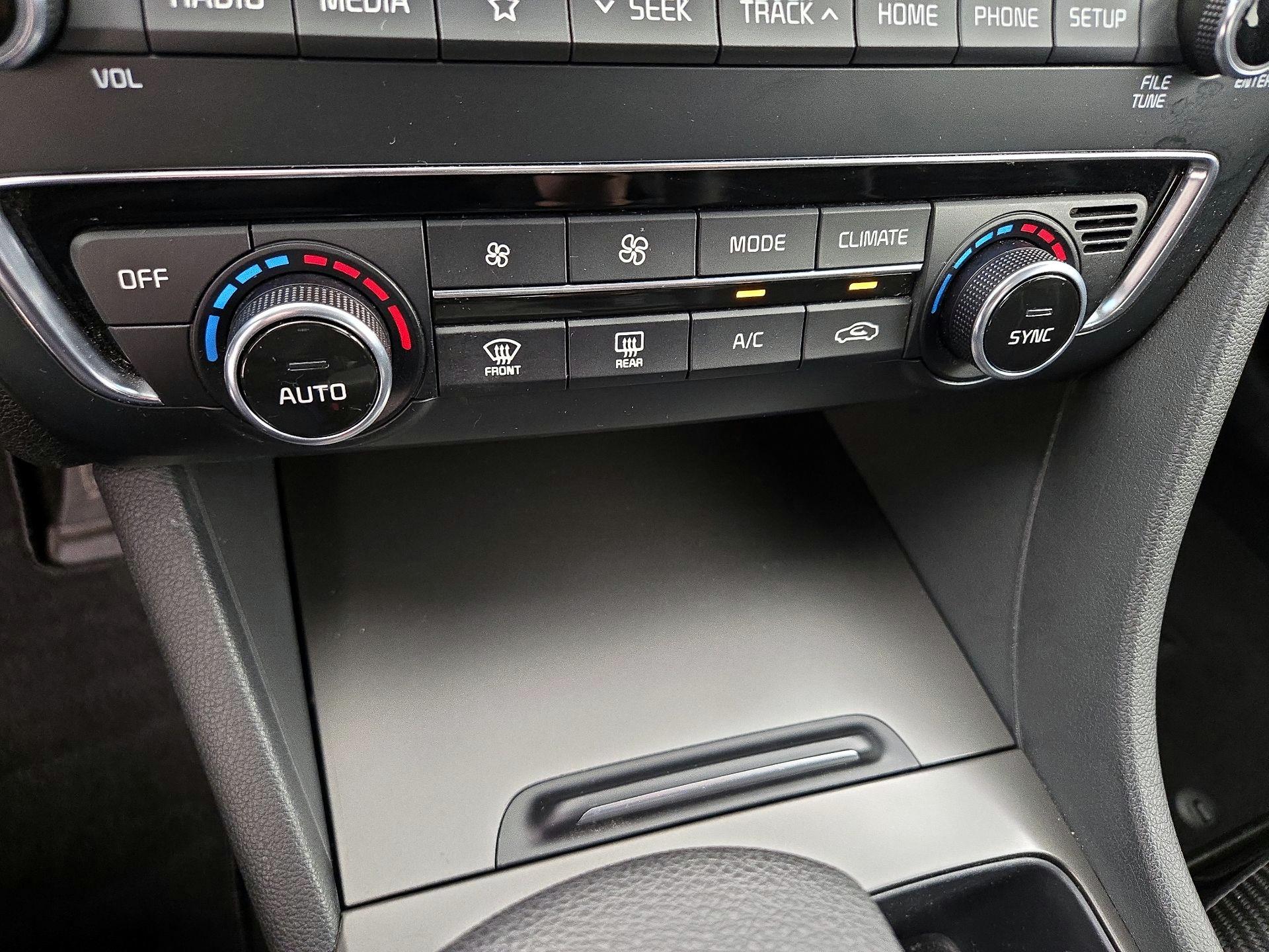 Thumbnail: 2019 Kia Optima - 16