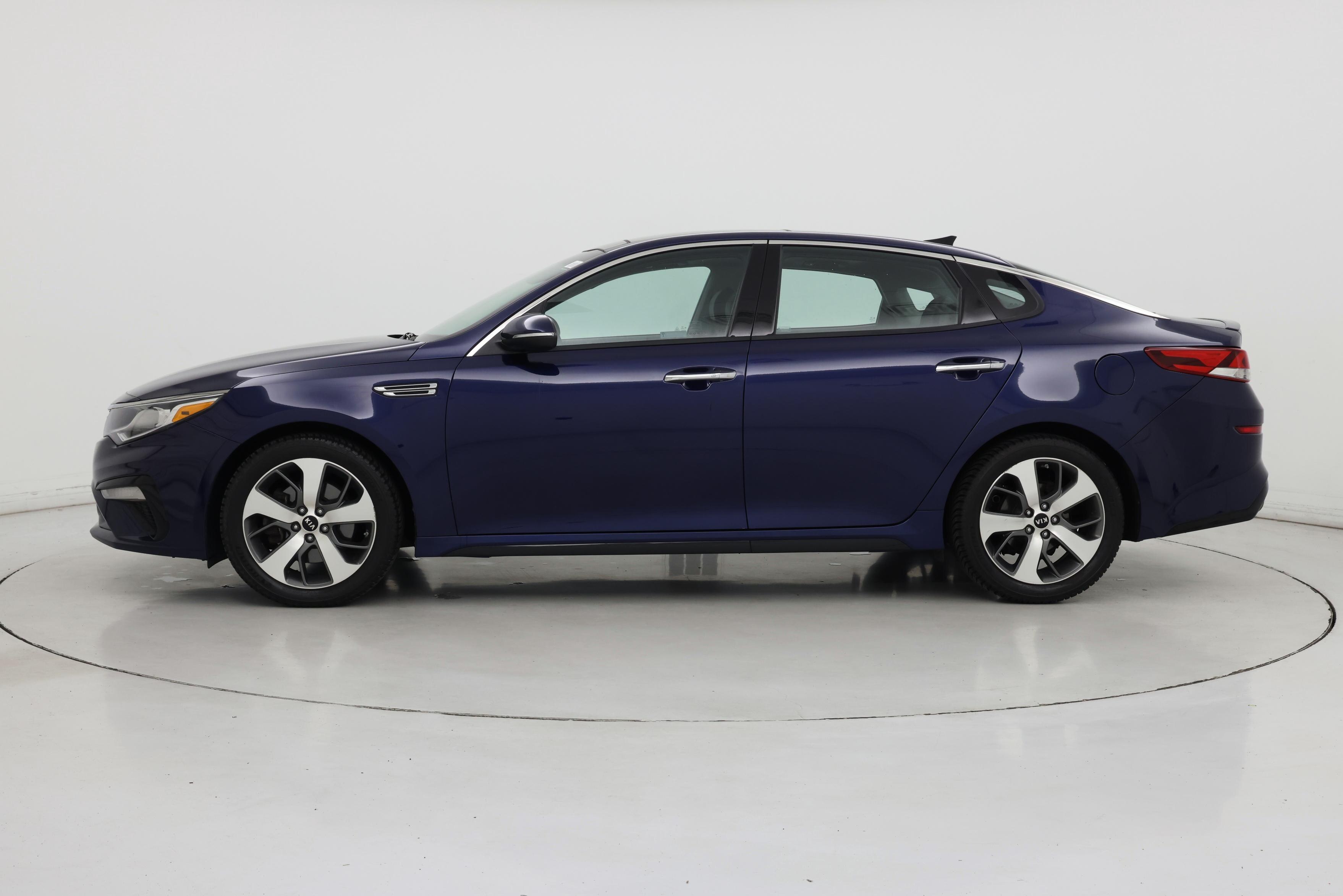 Thumbnail: 2019 Kia Optima - 3