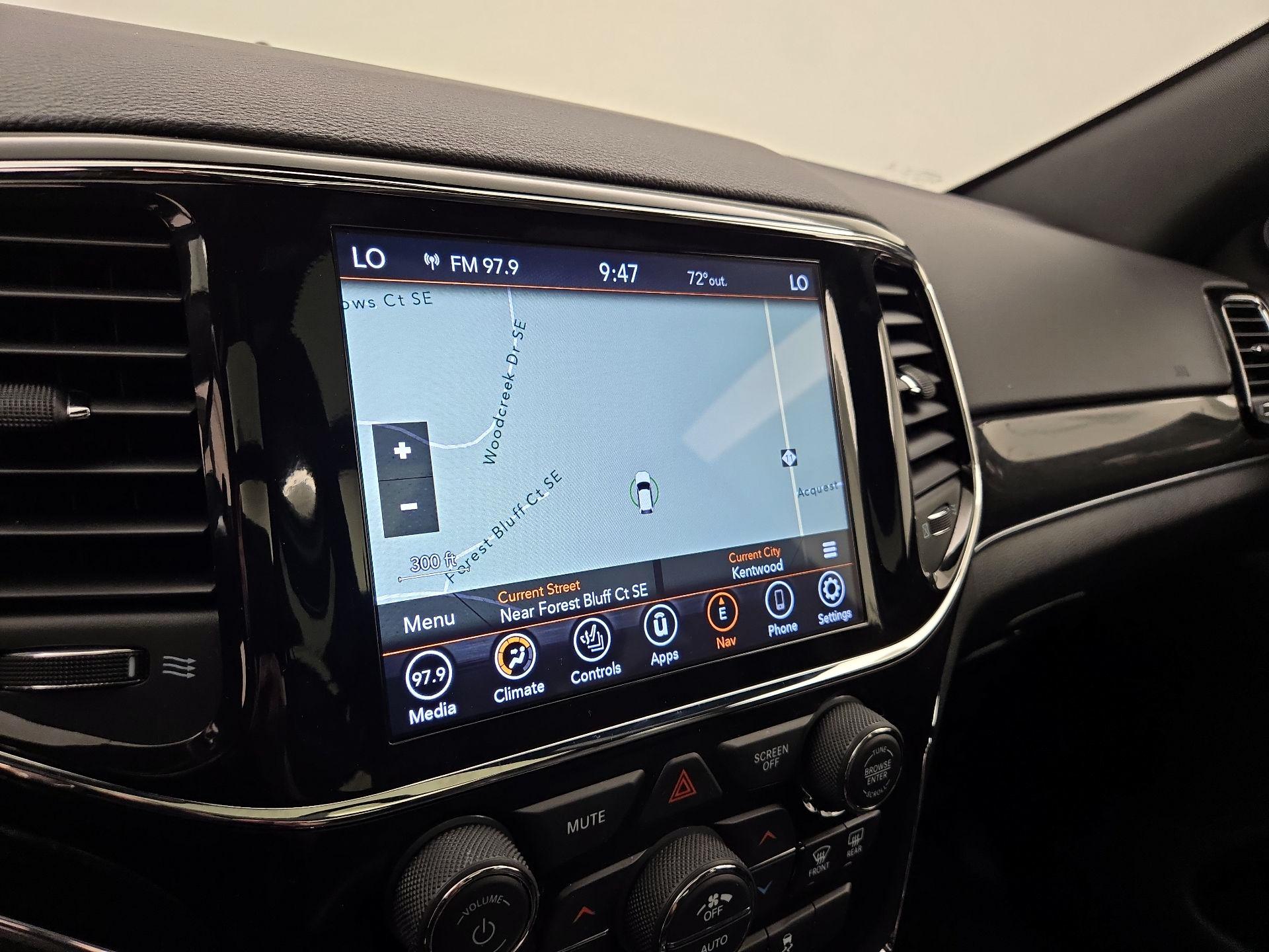 Thumbnail: 2021 Jeep Grand Cherokee - 14