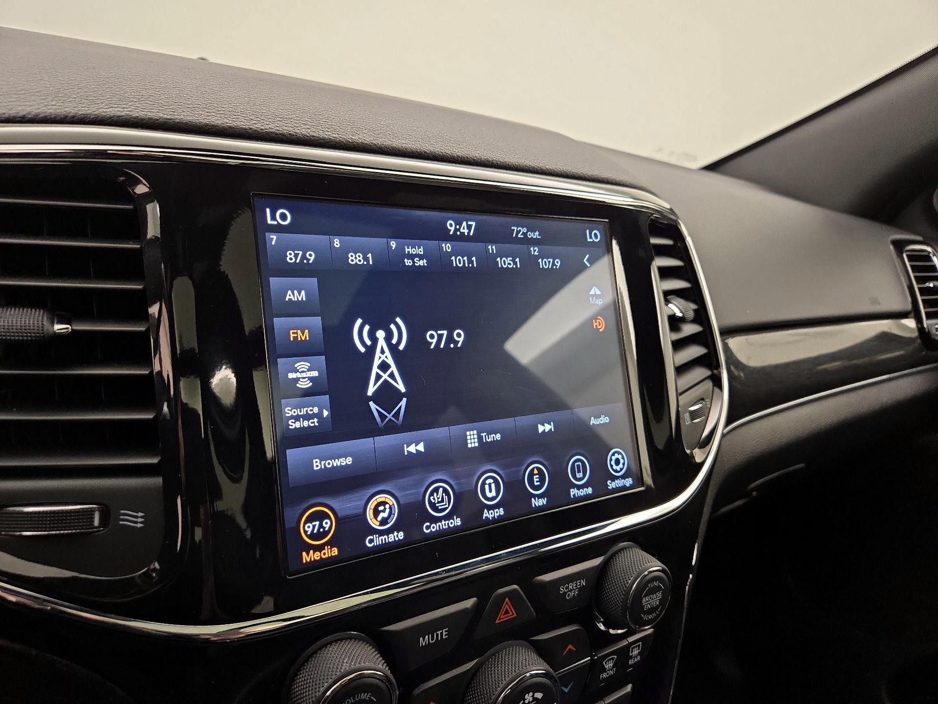 Thumbnail: 2021 Jeep Grand Cherokee - 16