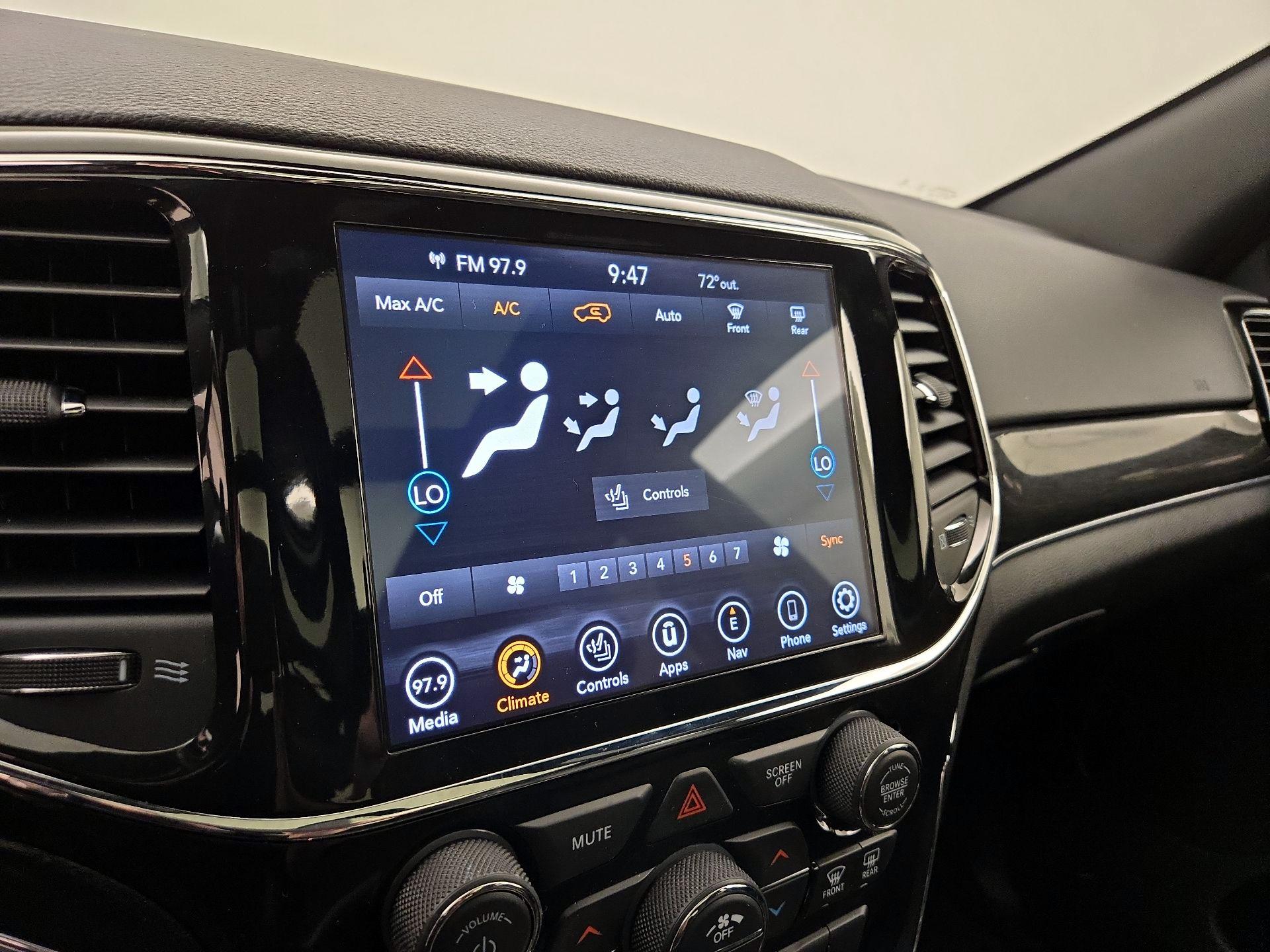 Thumbnail: 2021 Jeep Grand Cherokee - 17