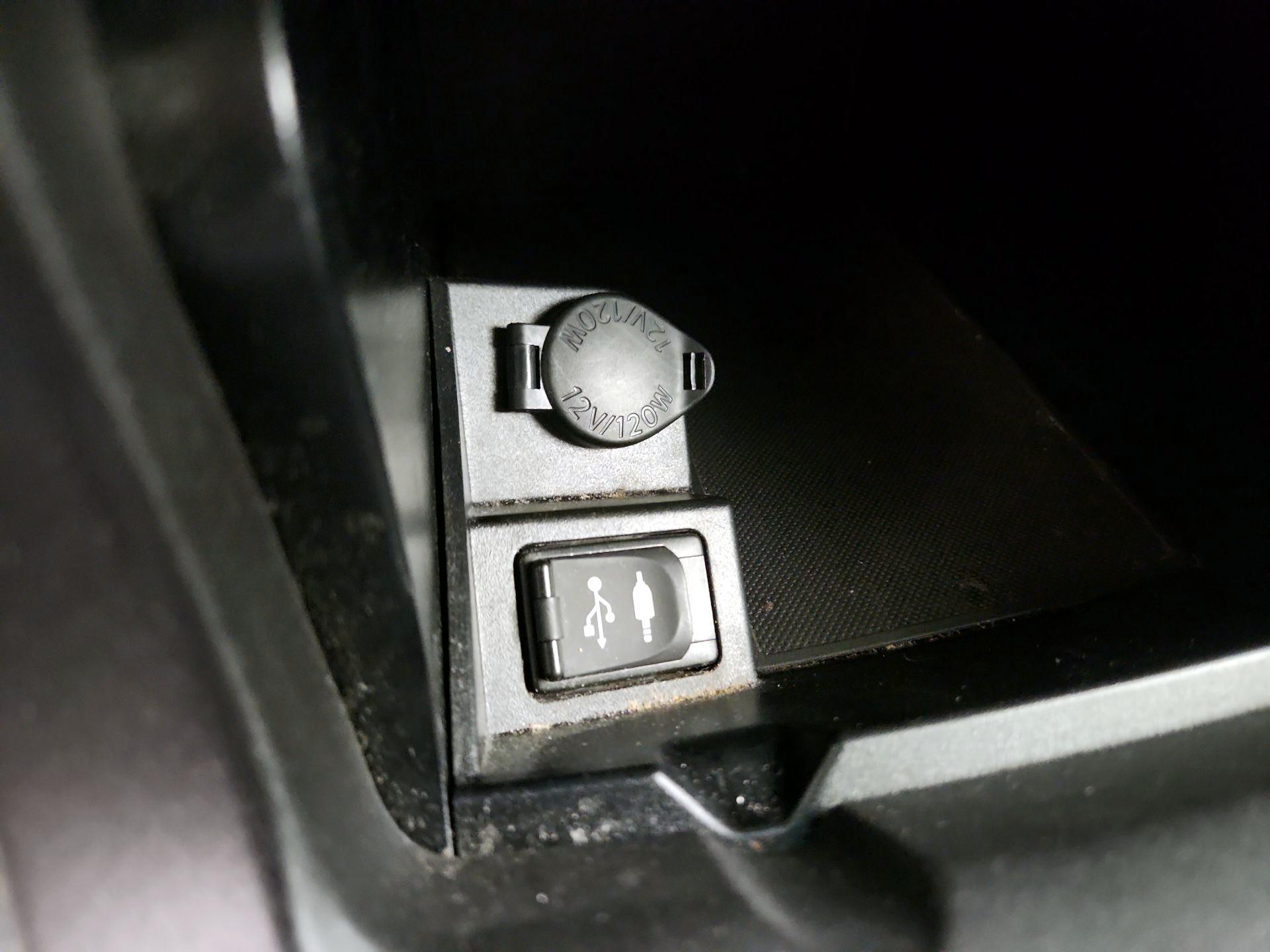 Thumbnail: 2015 Toyota Camry - 18