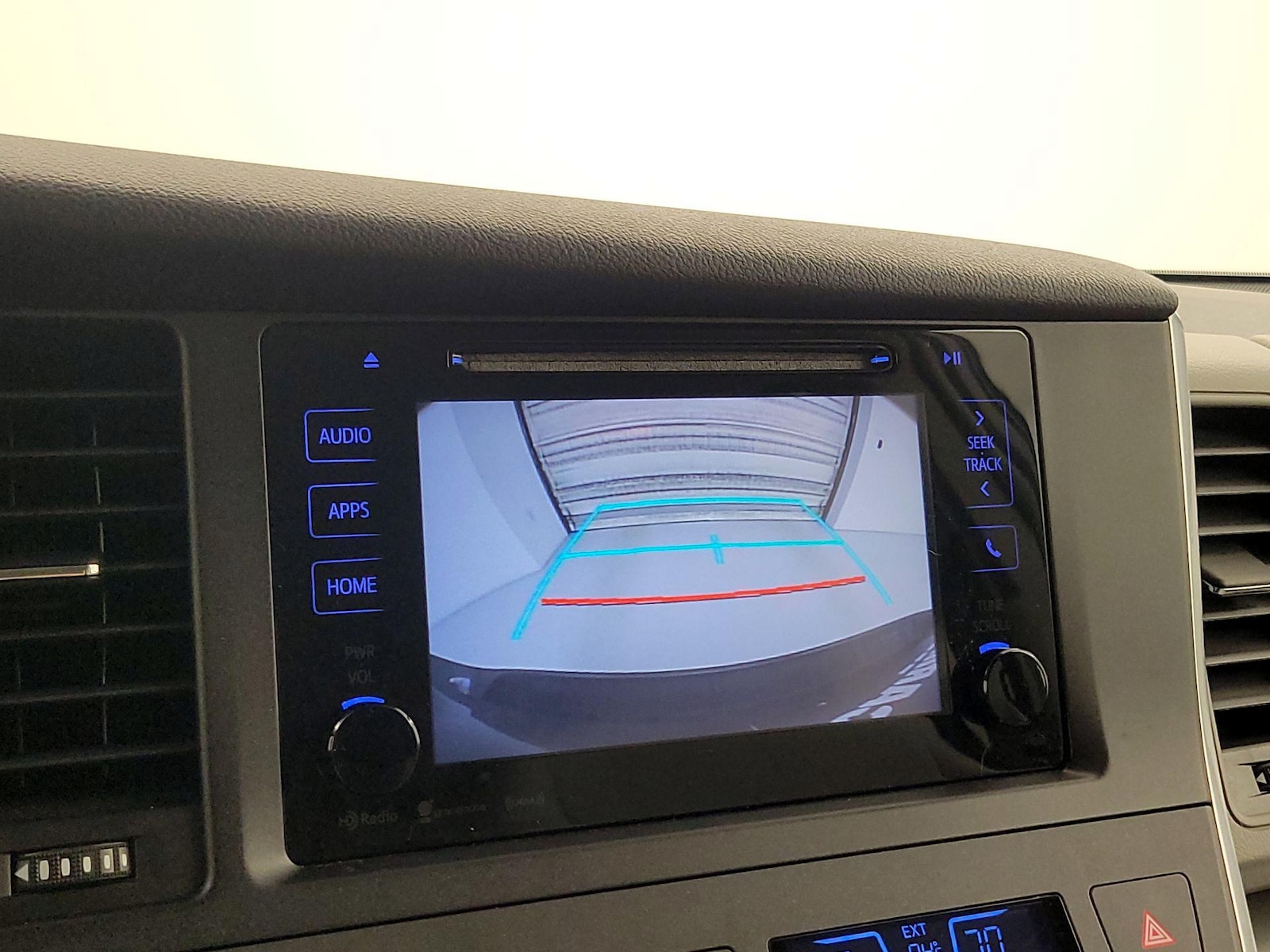 2017 Toyota Sienna LE - Photo 15