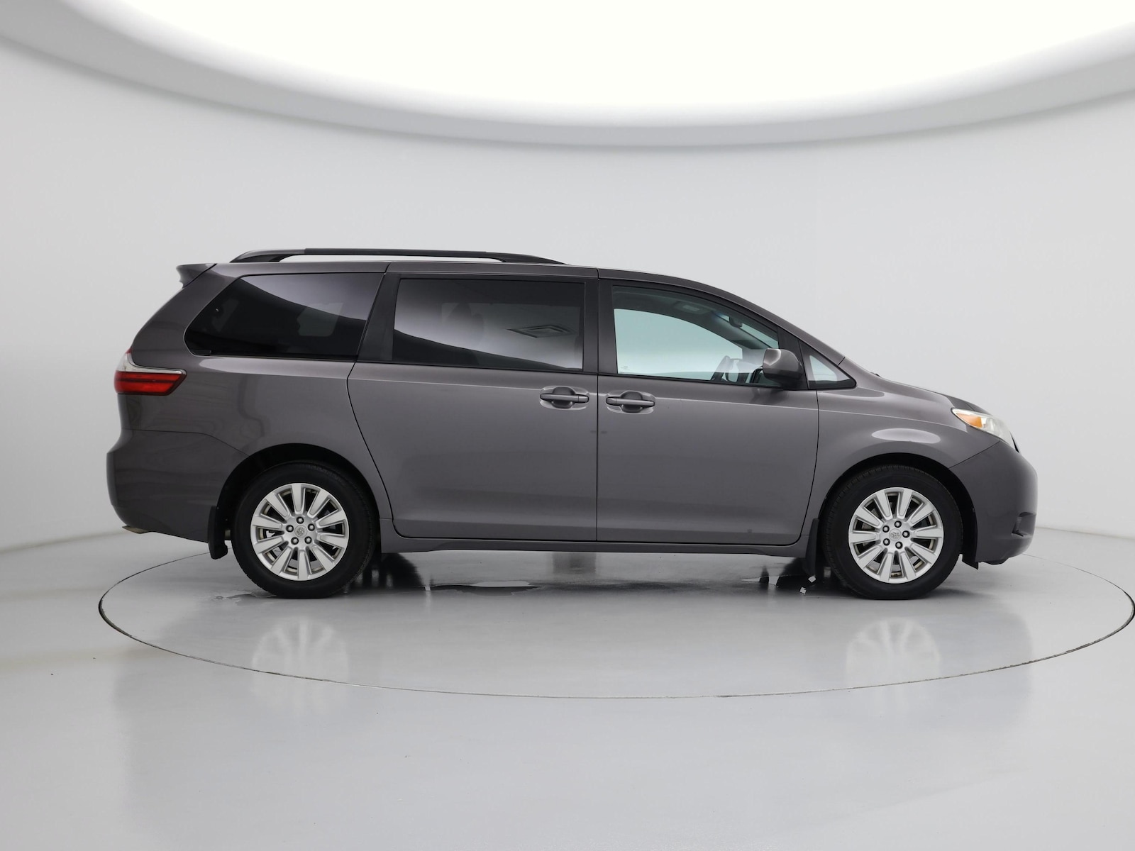 2017 Toyota Sienna LE - Photo 8