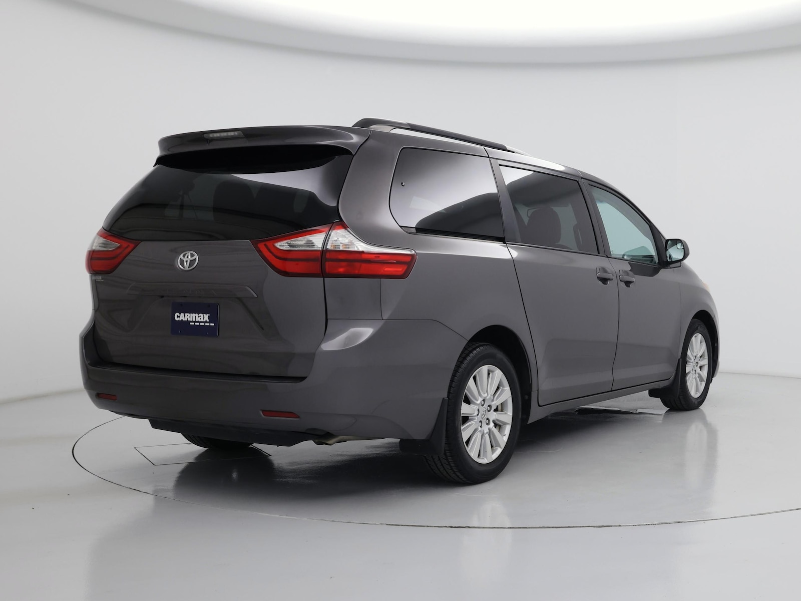 2017 Toyota Sienna LE - Photo 9