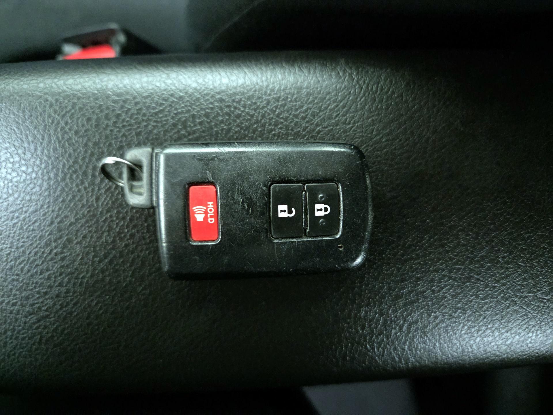 Thumbnail: 2015 Toyota Prius c - 20