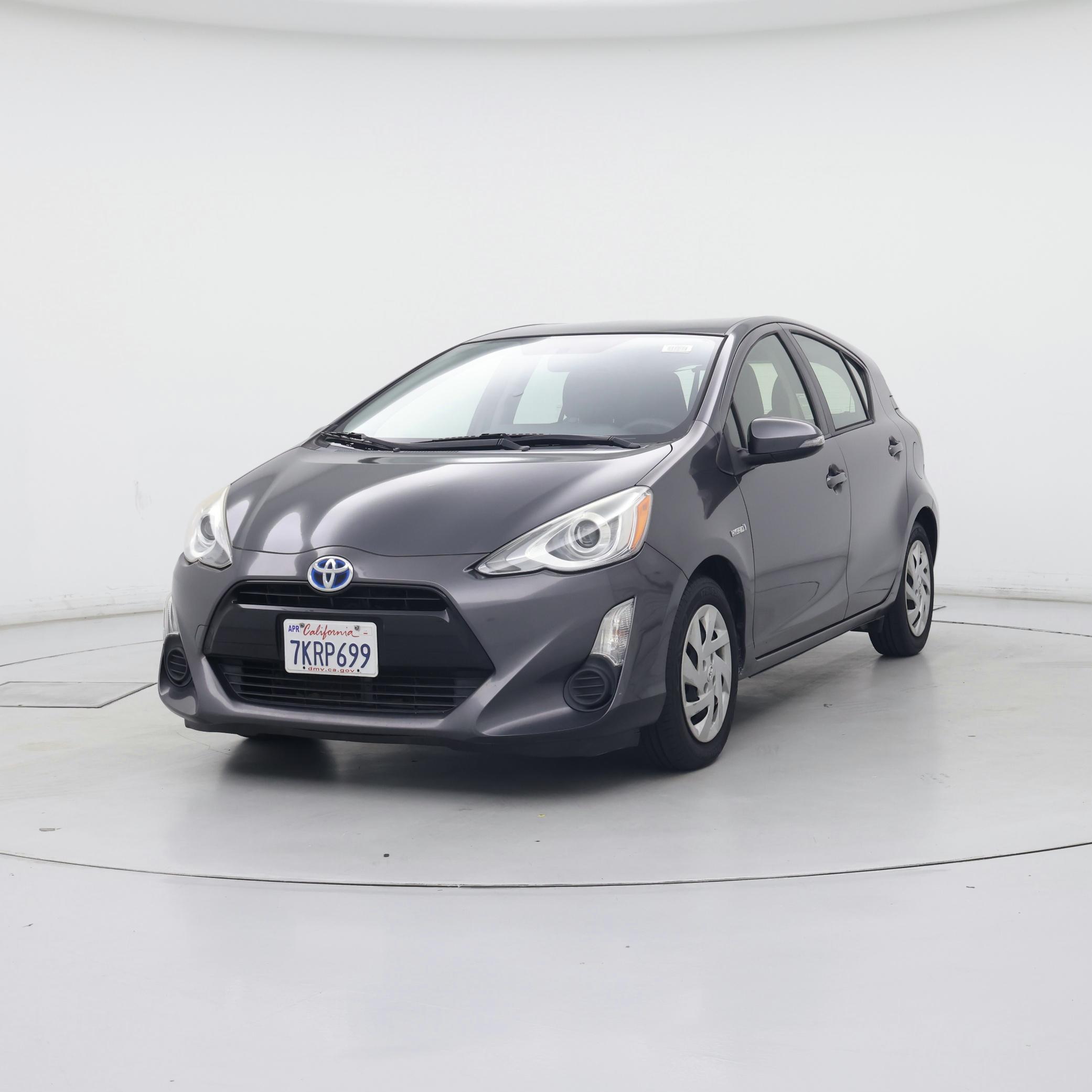 Thumbnail: 2015 Toyota Prius c - 4