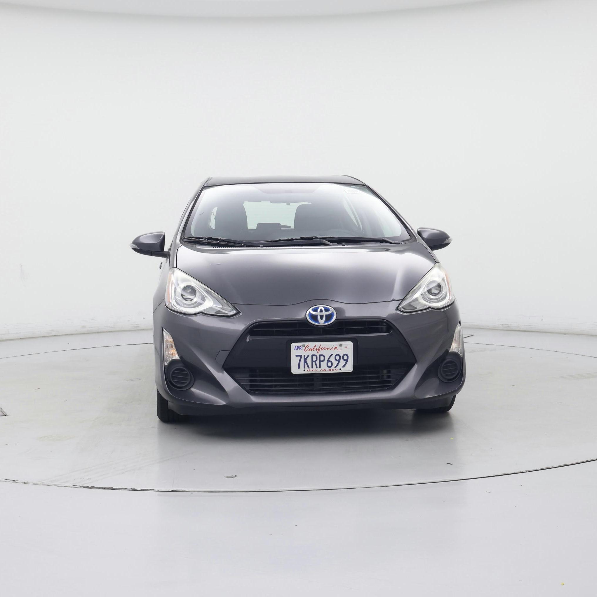 Thumbnail: 2015 Toyota Prius c - 5
