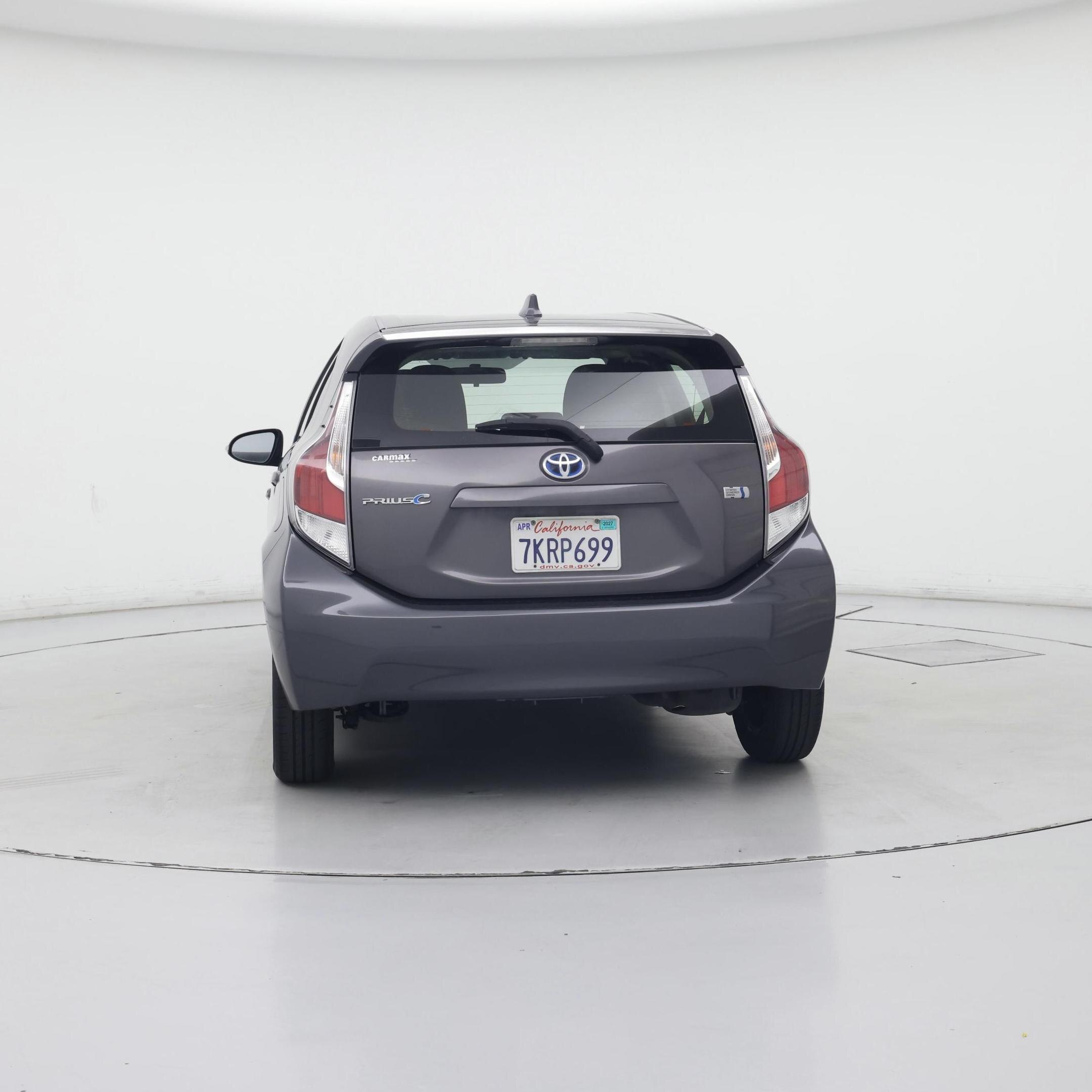 Thumbnail: 2015 Toyota Prius c - 6
