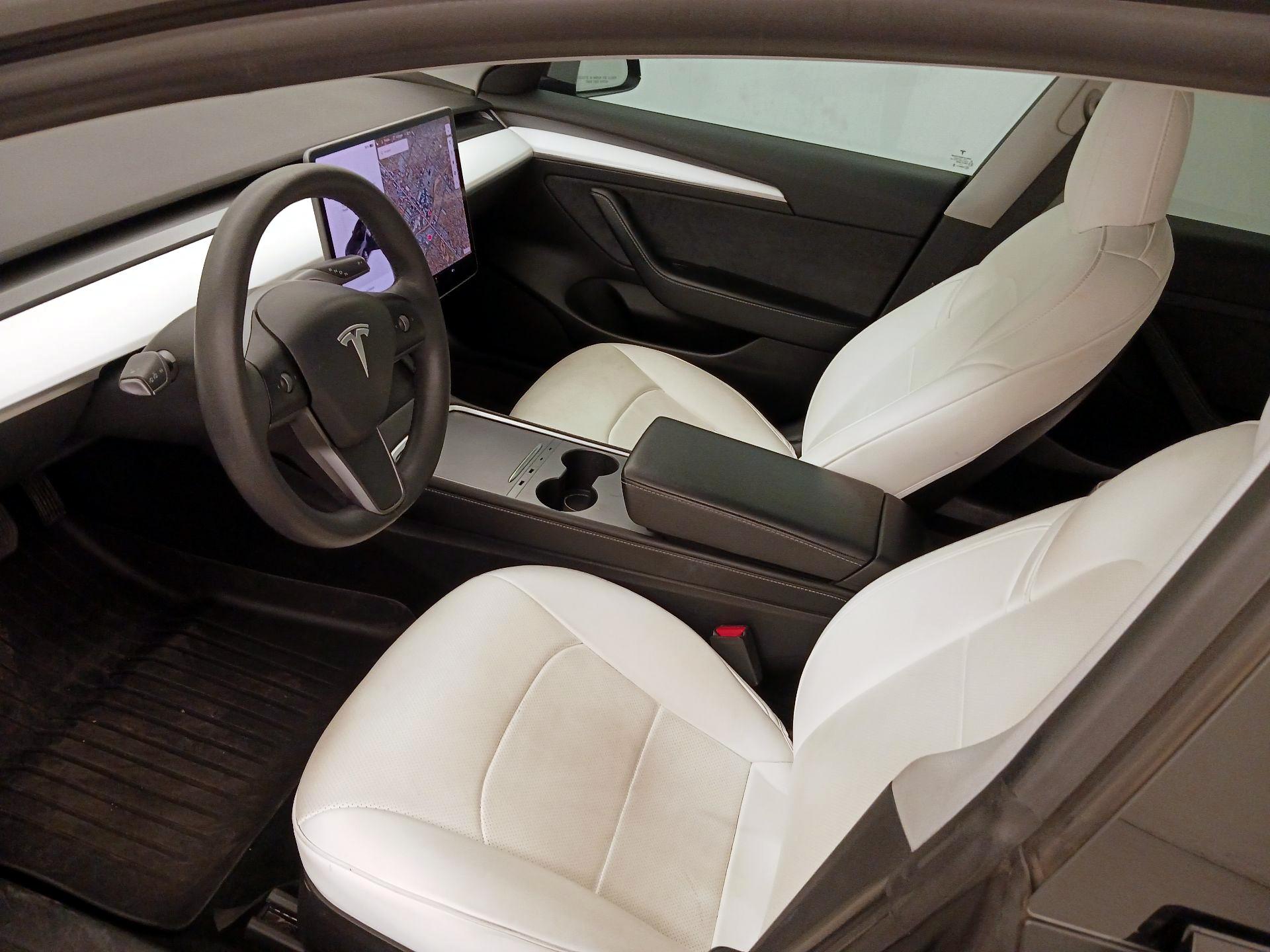Thumbnail: 2021 Tesla Model 3 - 11