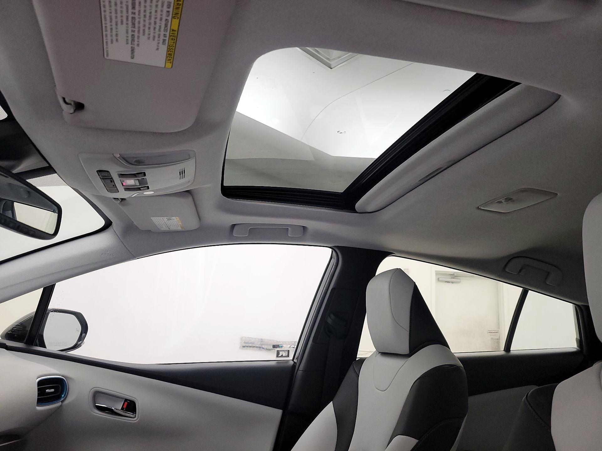 Thumbnail: 2017 Toyota Prius - 19