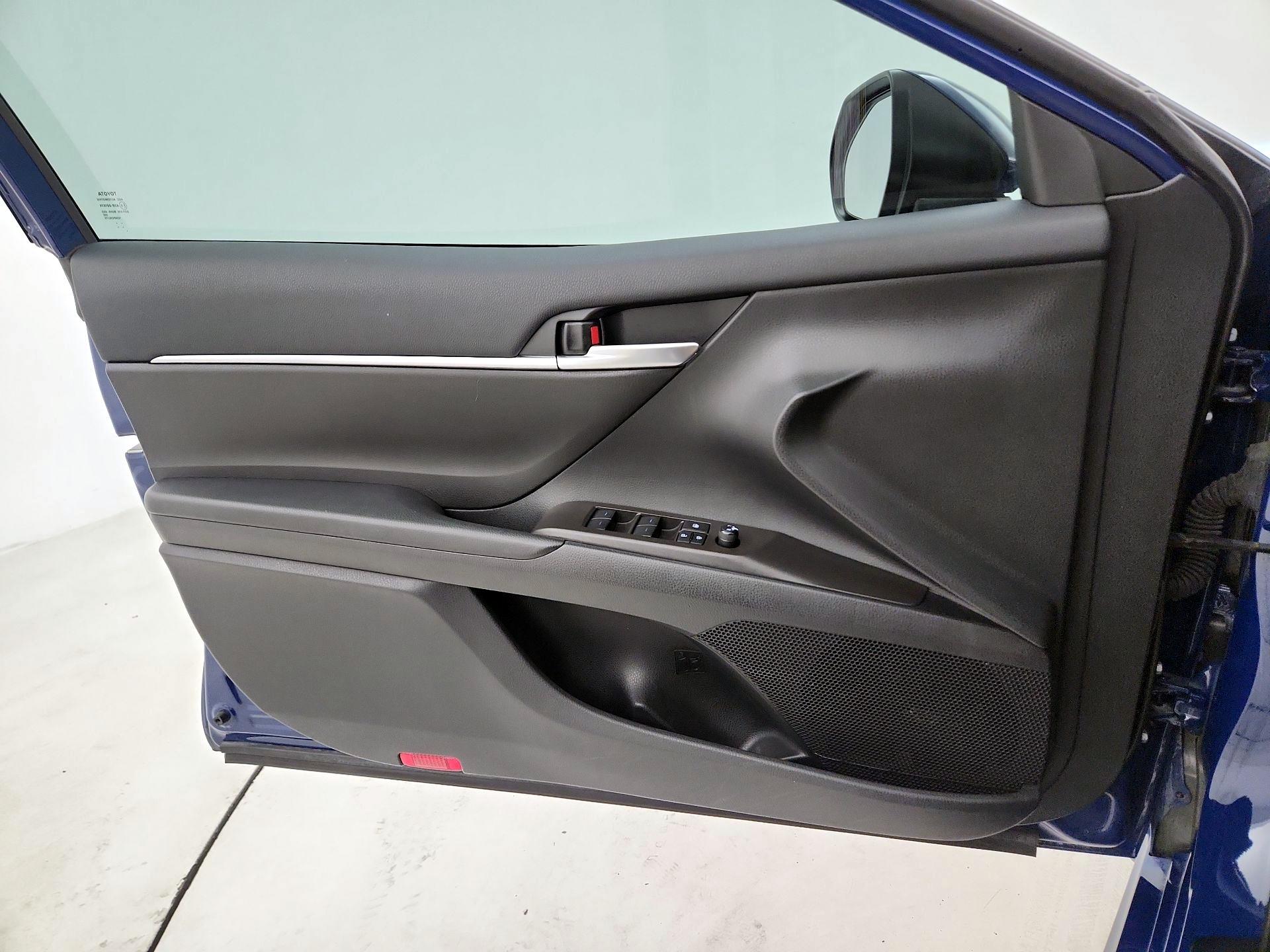 Thumbnail: 2023 Toyota Camry - 10